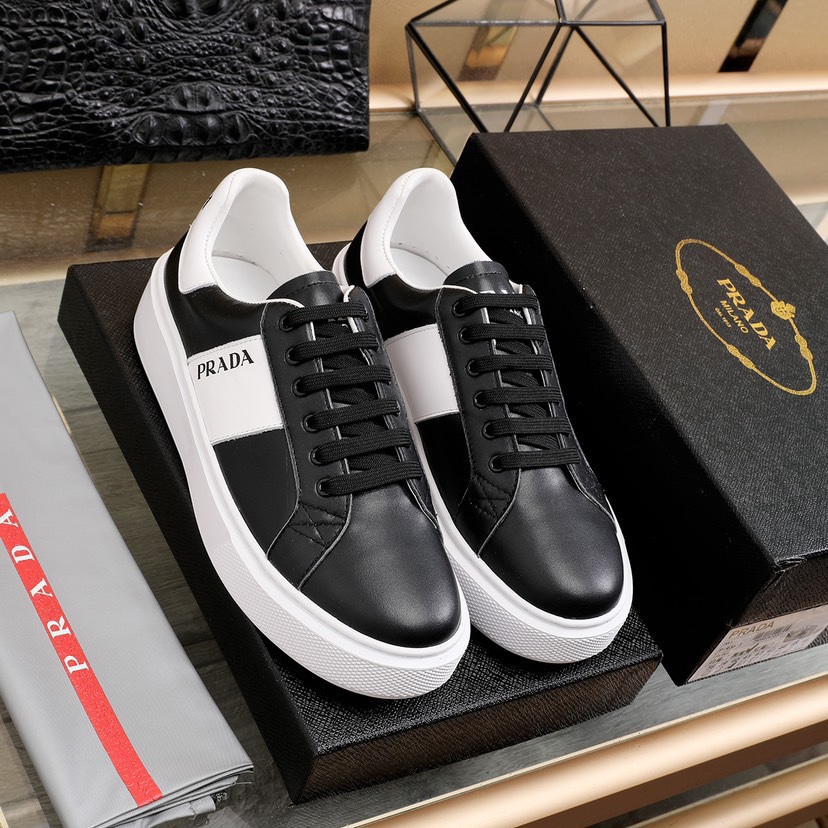 Prada Low Top sneaker 37 - vstockx