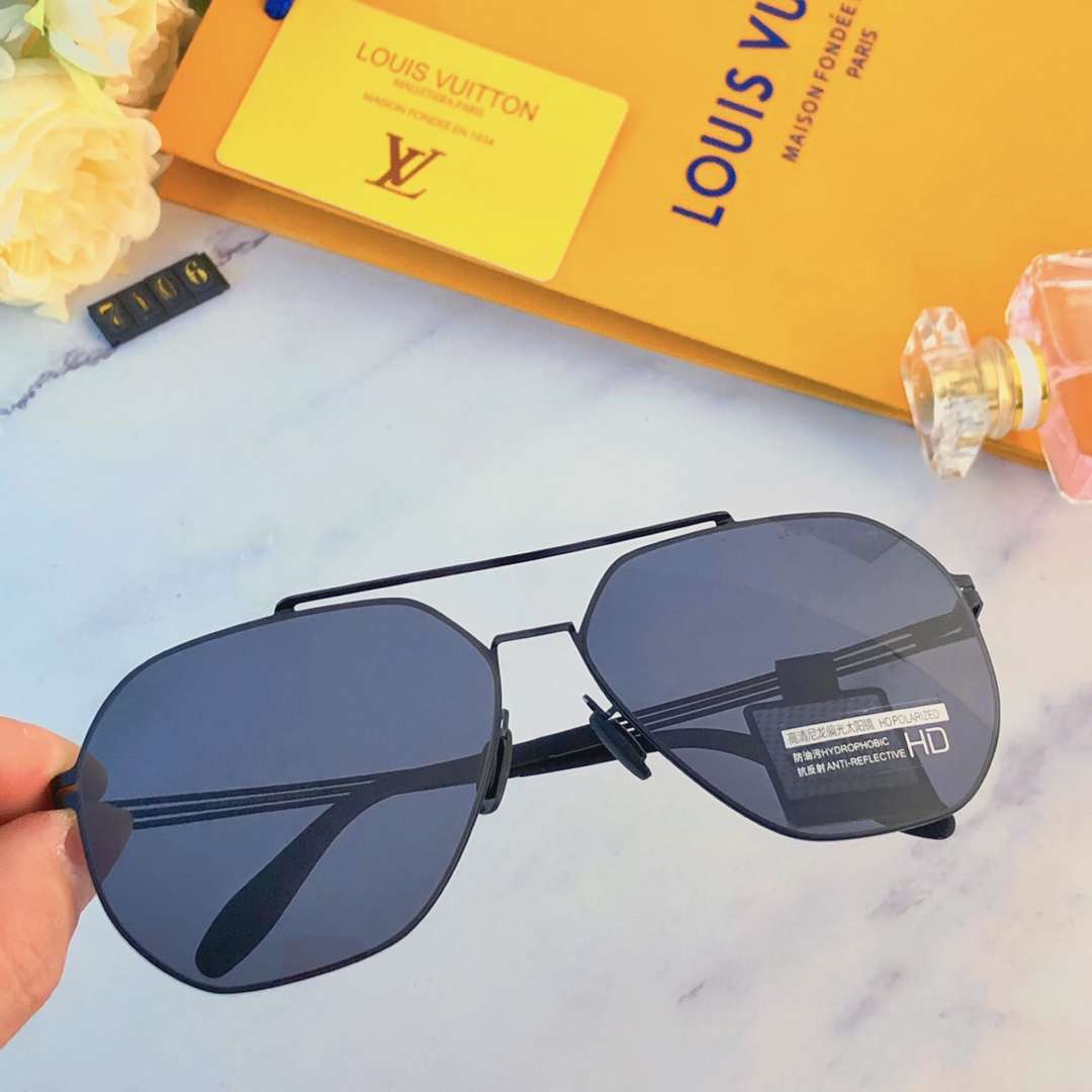 Sunglasses Louis Vuitton LV7106 - vstockx