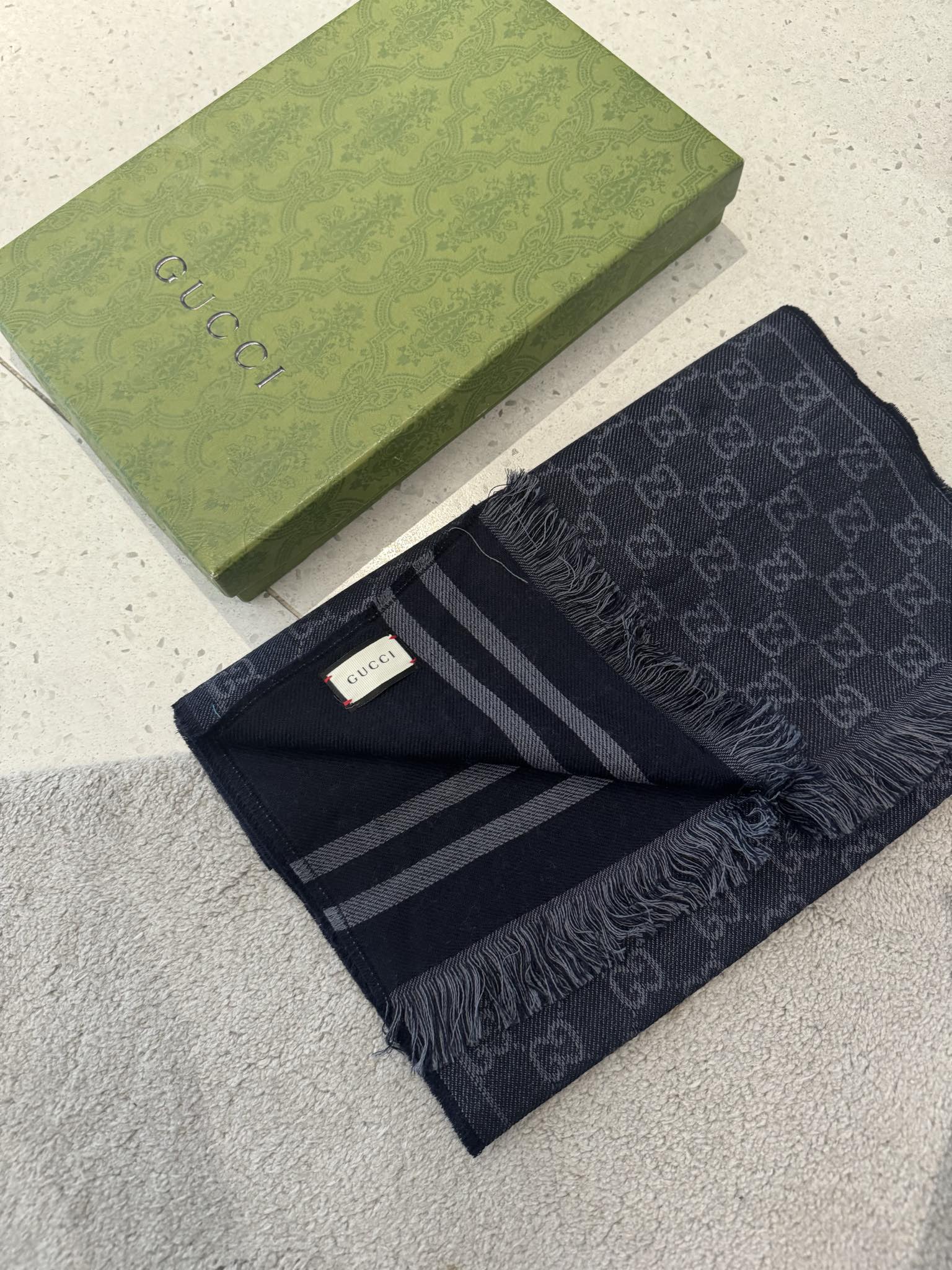 Streetwear Scarf GUCCI 328959 SIZE:55x190cm - vstockx