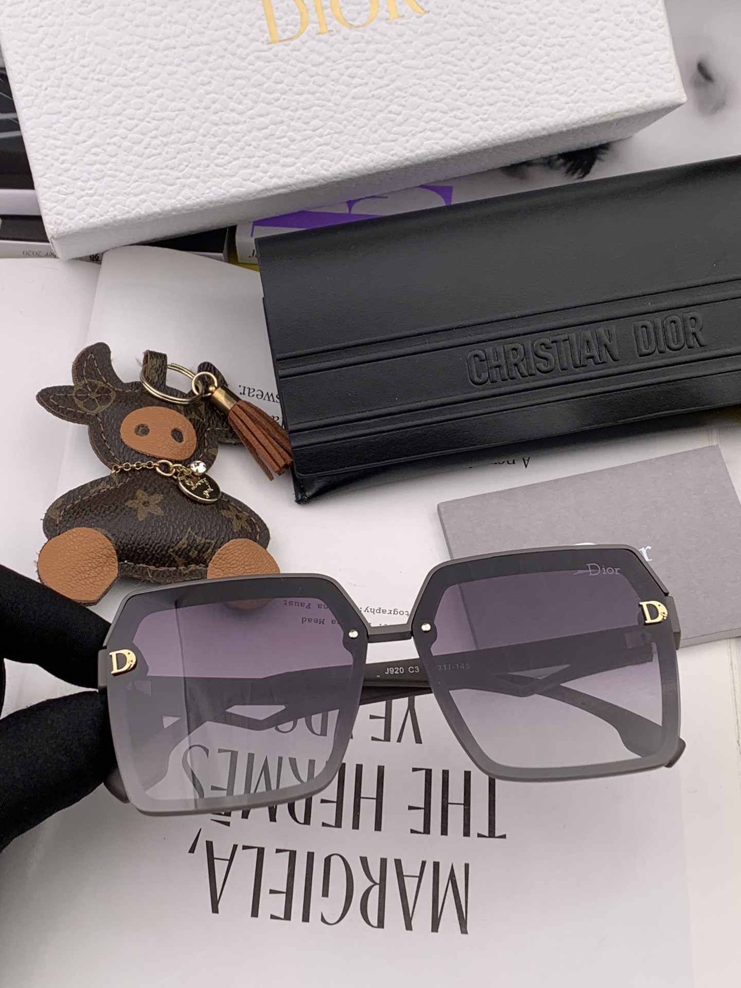 sunglasses Dior CD092 - vstockx