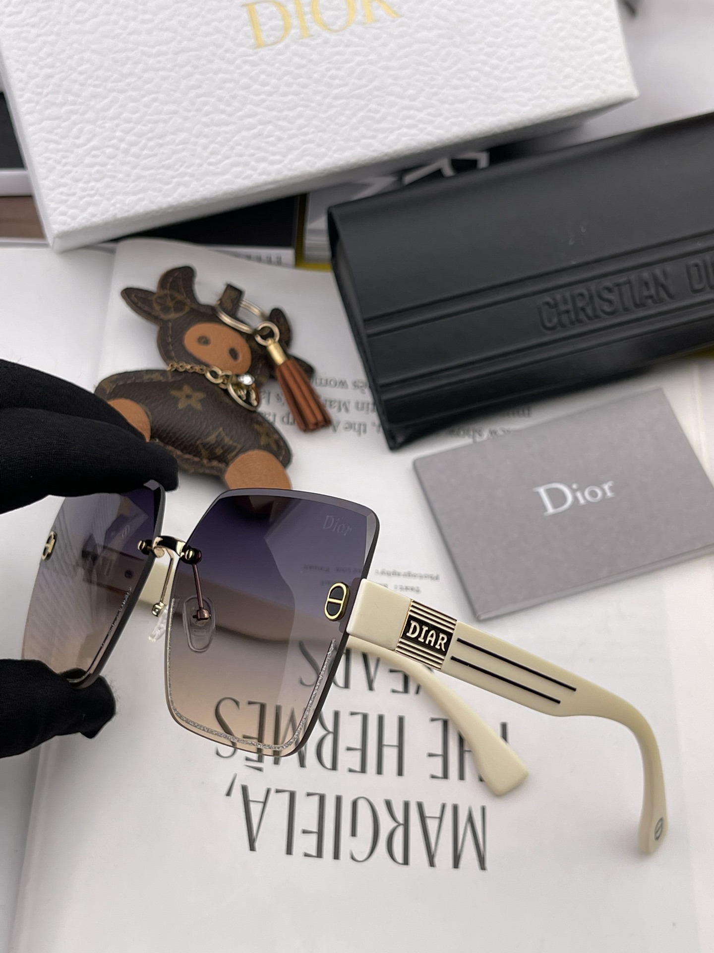sunglasses Dior D7771 - vstockx