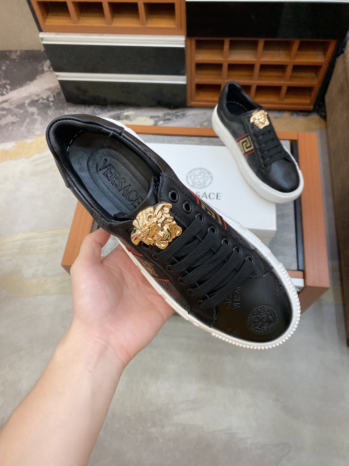 Versace Greca Sneaker 6 - vstockx