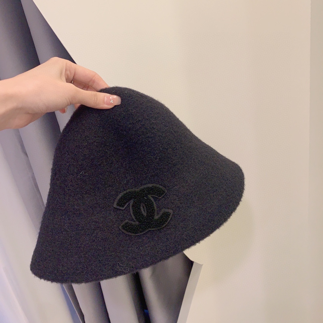 Streetwear Hat Chanel 329148 - vstockx