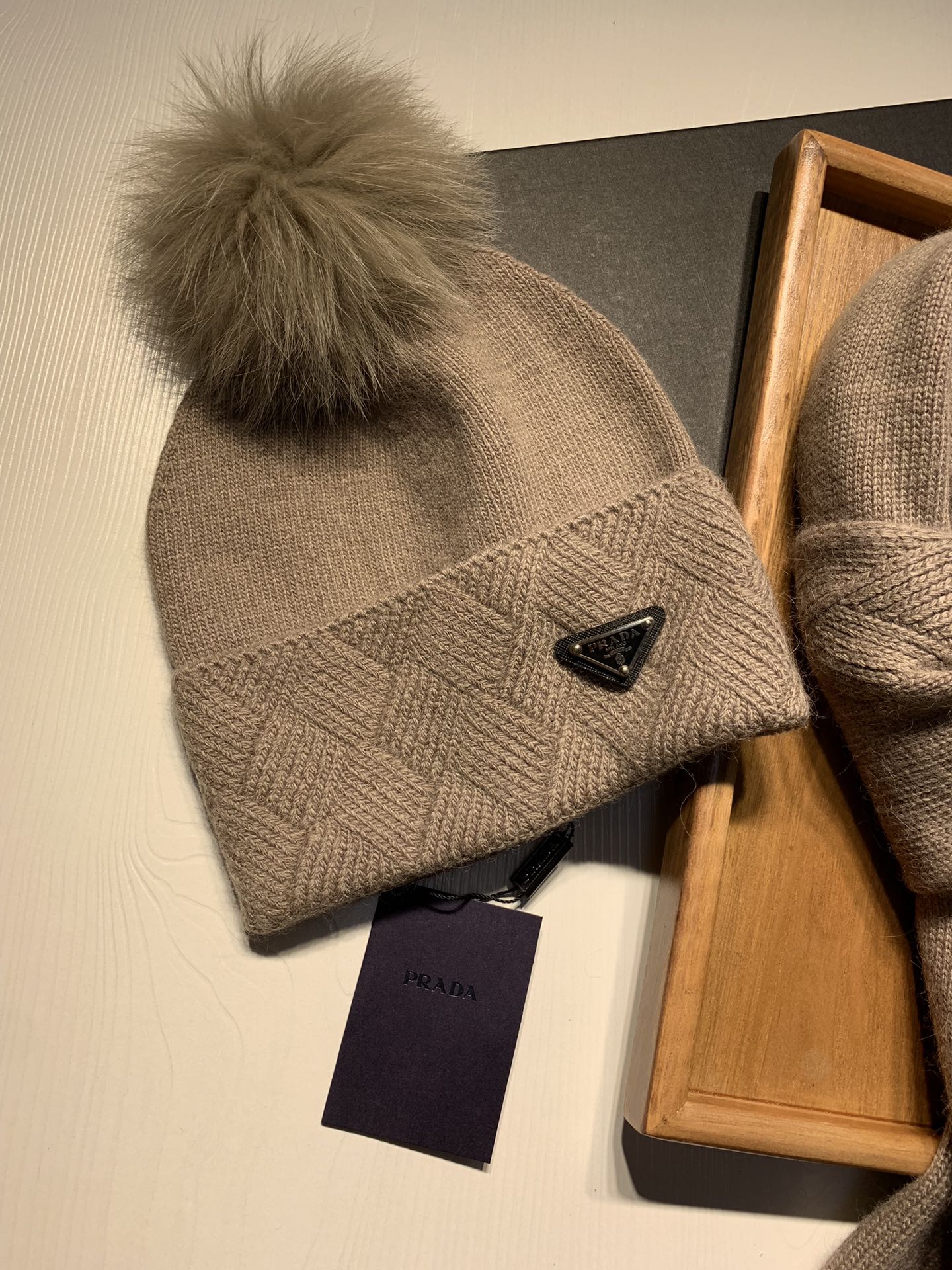 Hat & Scarf Prada 3 - vstockx