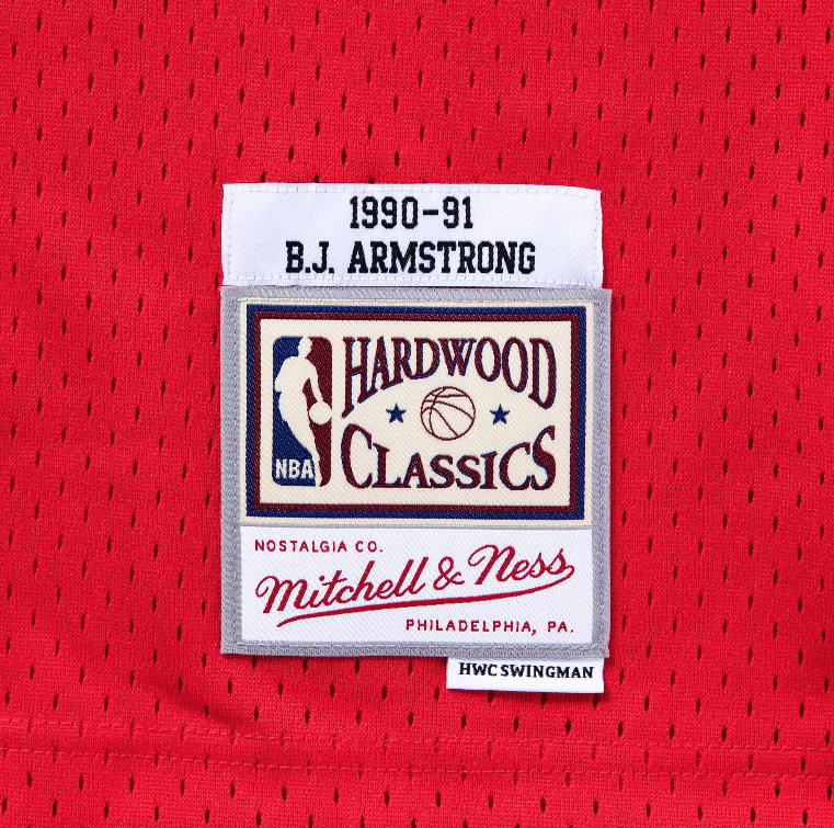 Mens Chicago Bulls B.J. Armstrong Mitchell & Ness Red 1990-91 Hardwood Classics Swingman Jersey - vstockx
