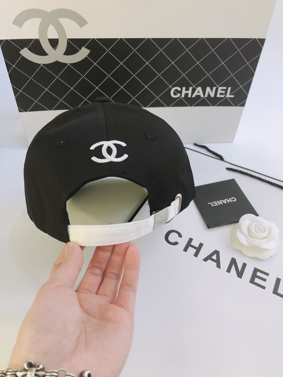 Hat Chanel 6 - vstockx