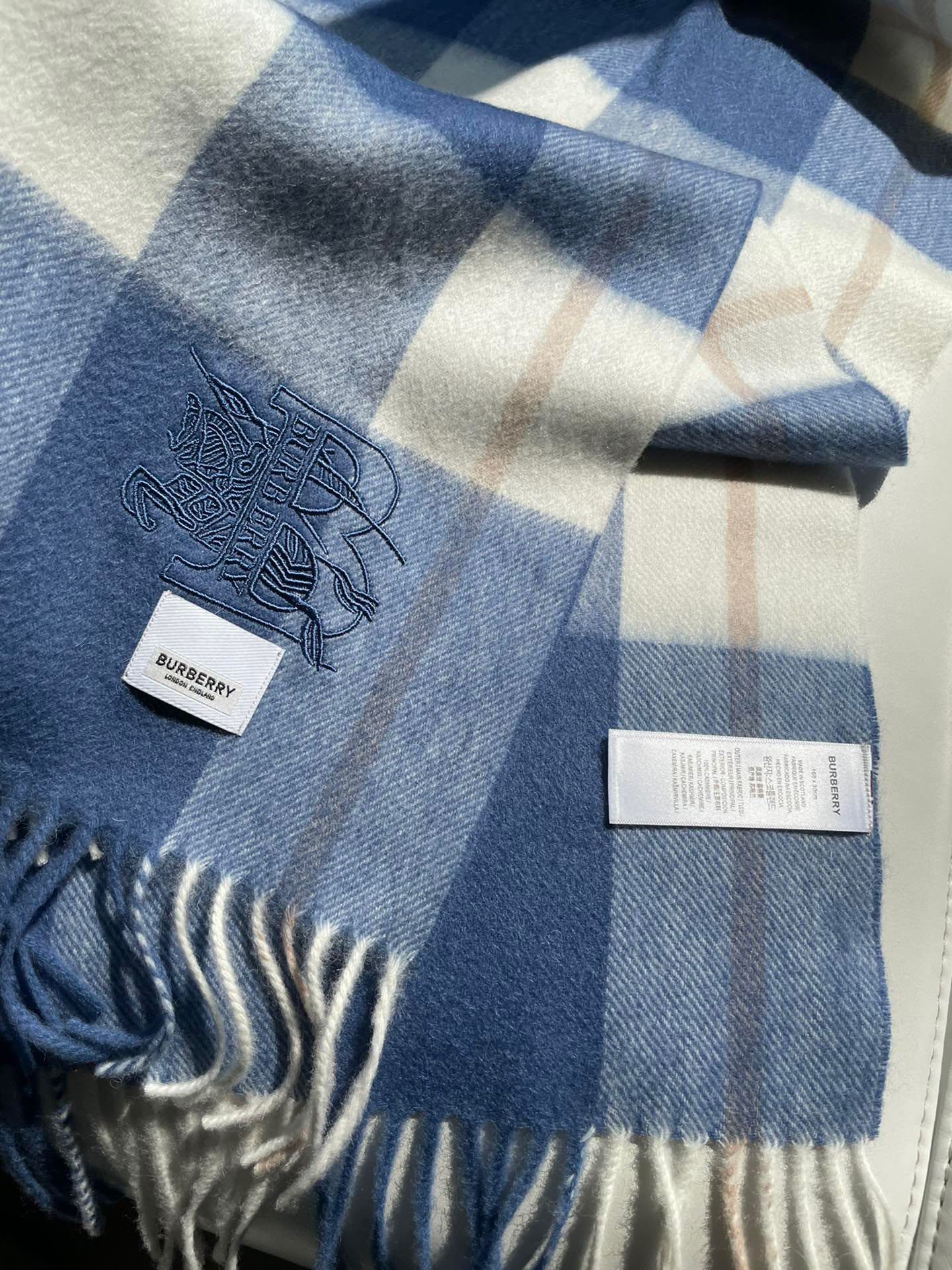 Streetwear Scarf Burberry 329088 size:180*35cm - vstockx