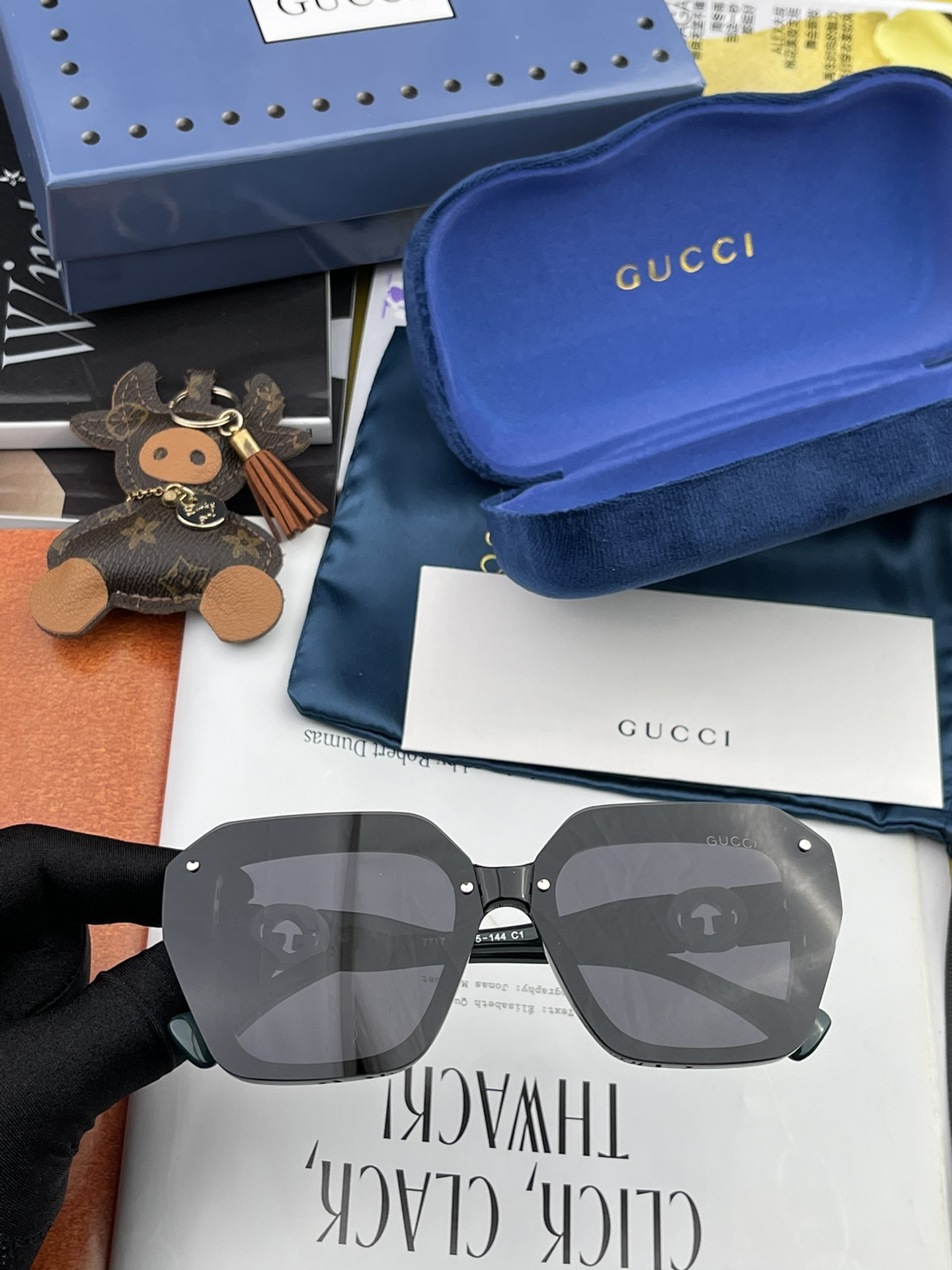 Sunglasses Gucci G7177 - vstockx