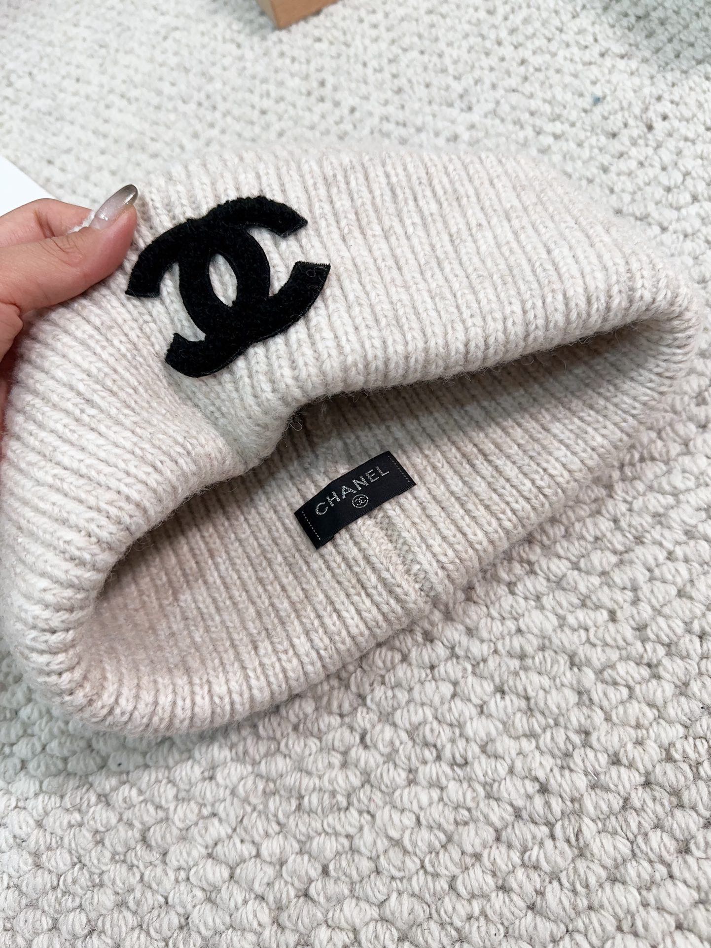 Streetwear Hat Chanel 329320 - vstockx