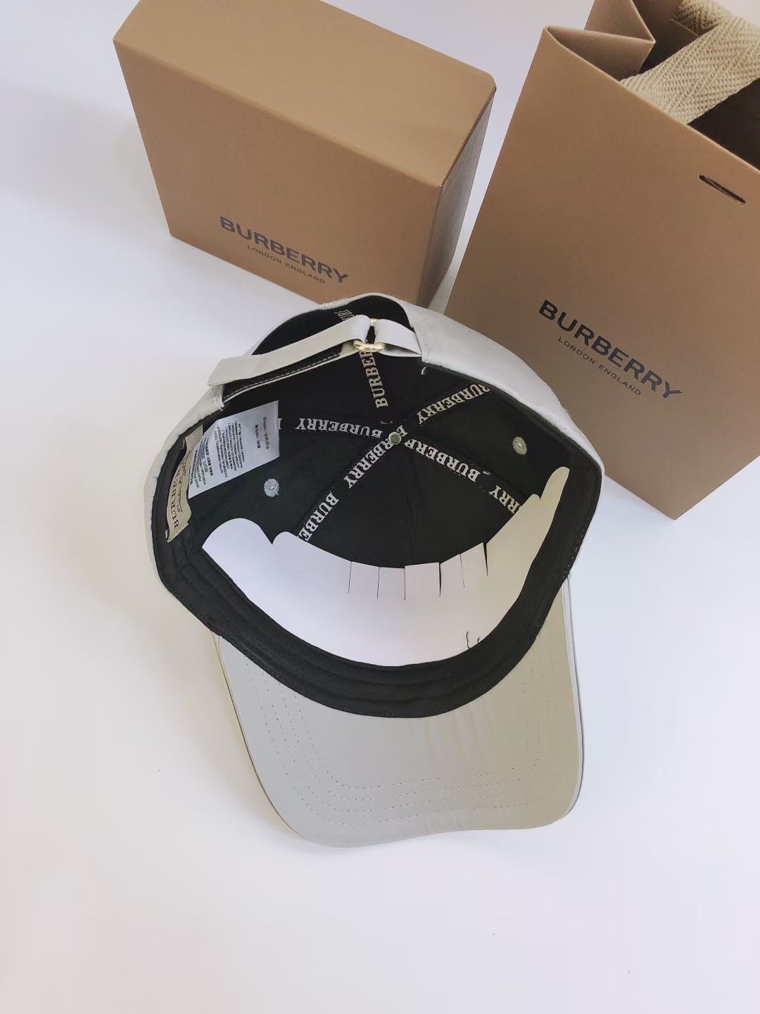 Hat Burberry 4 - vstockx