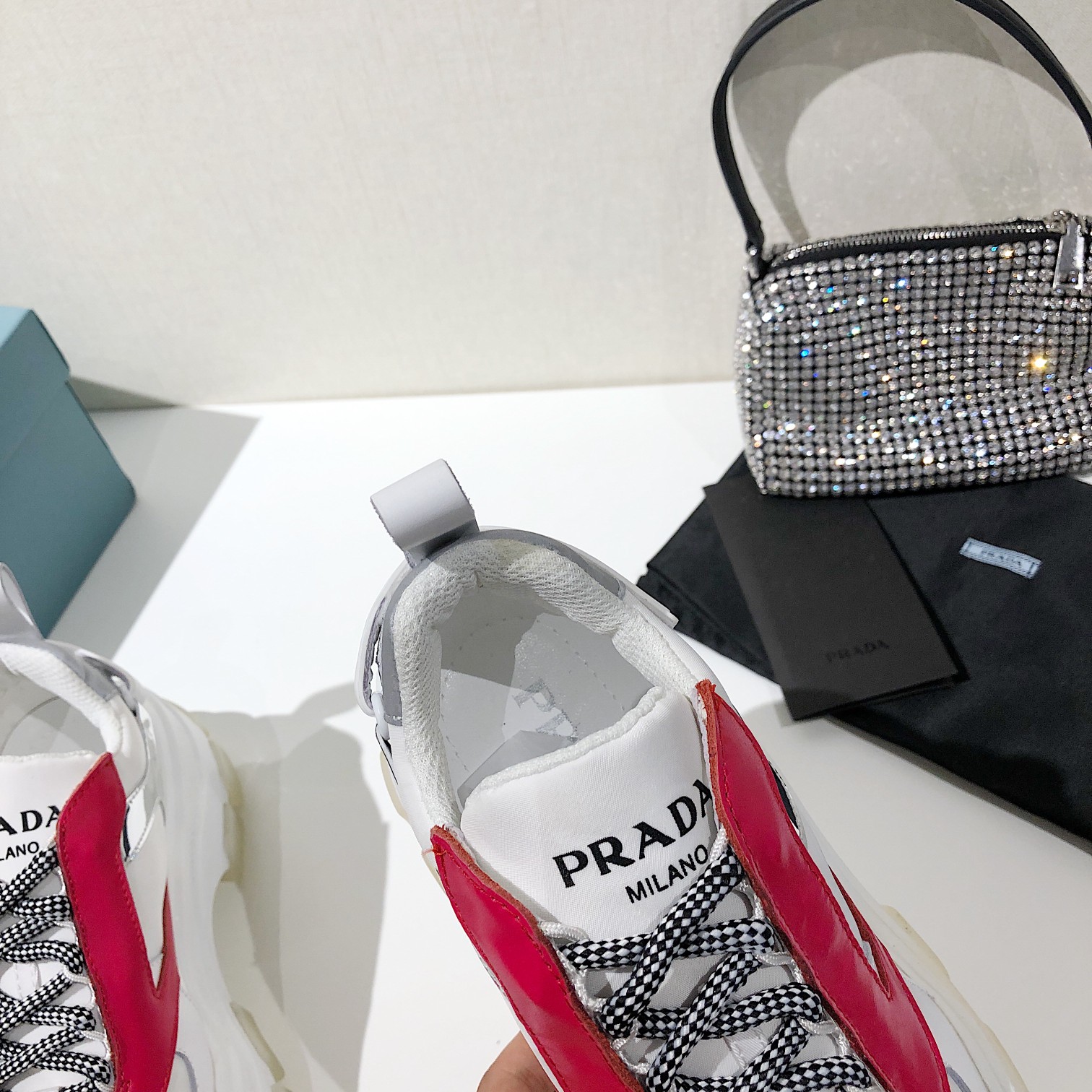 Prada Low Top sneaker 49 - vstockx