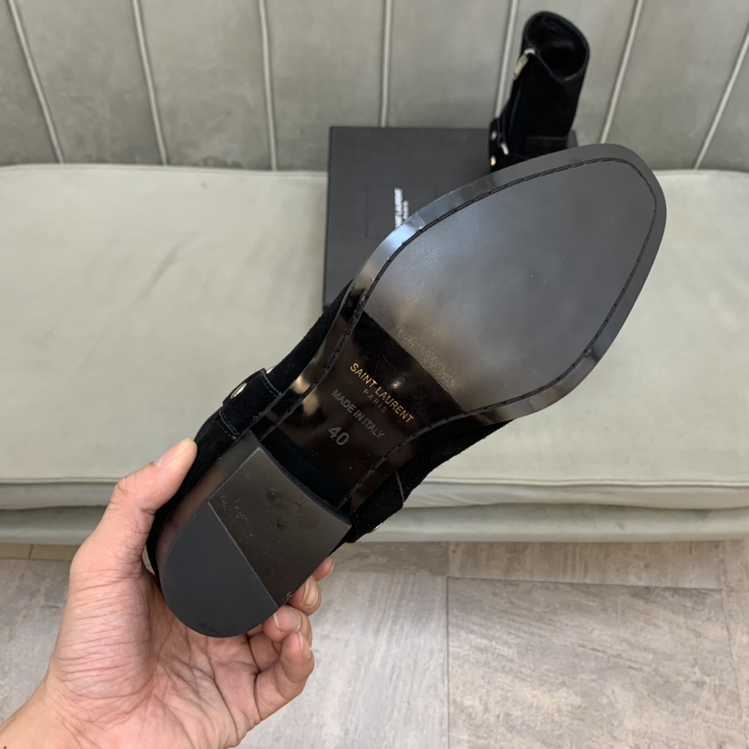 Saint Laurent Boots 2 - vstockx