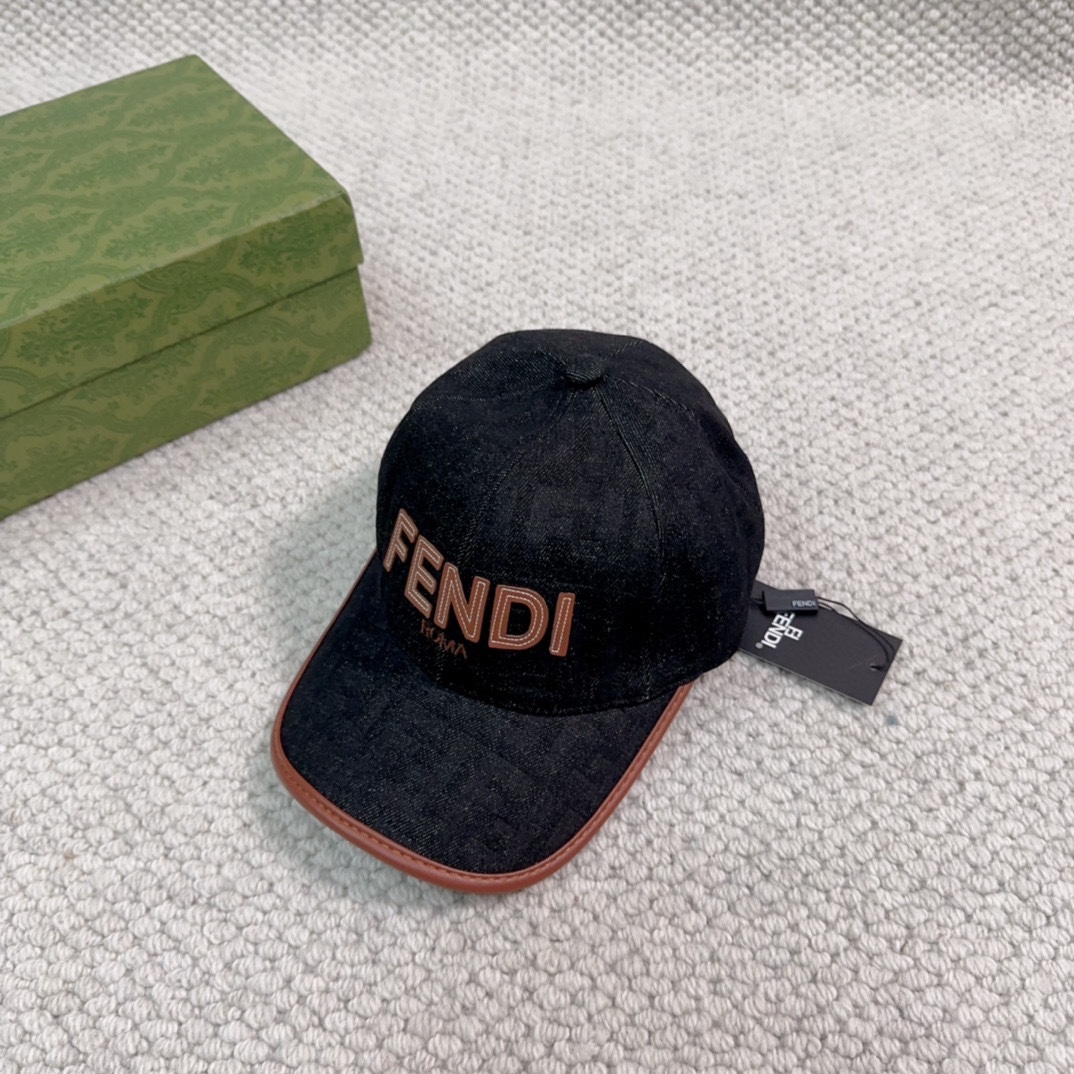 Streetwear Hat Fendi 329339 - vstockx