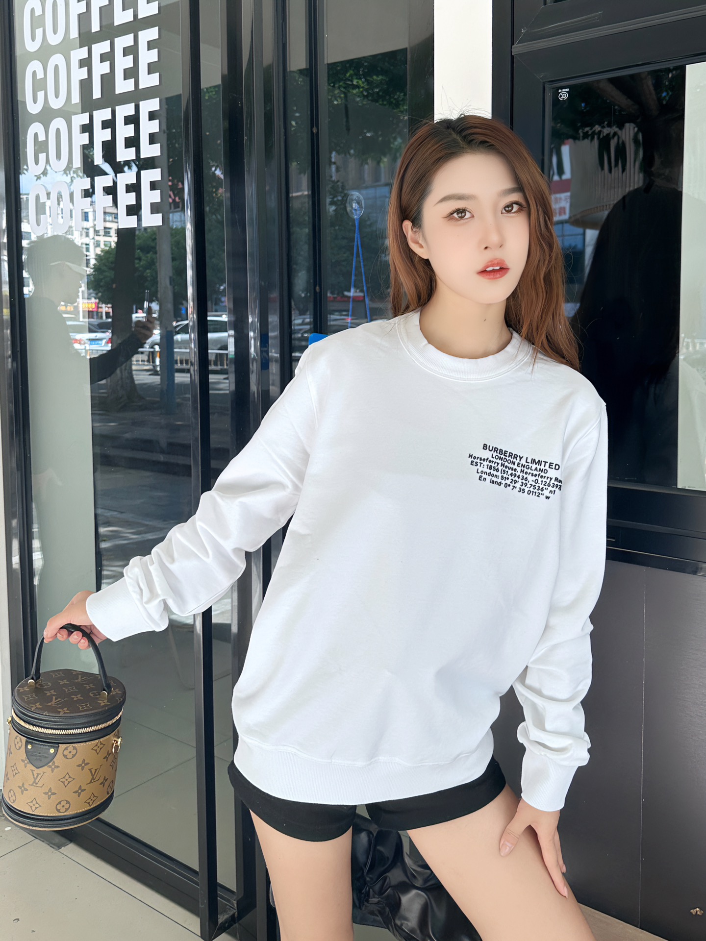 Clothes Burberry 811 - vstockx