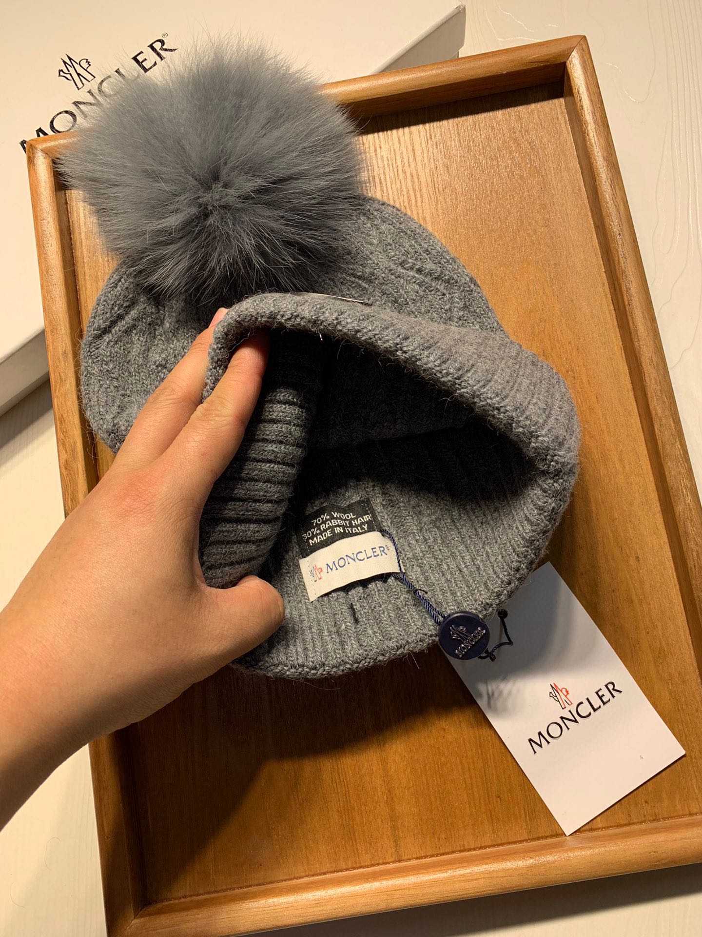 Hat Moncler 4 - vstockx
