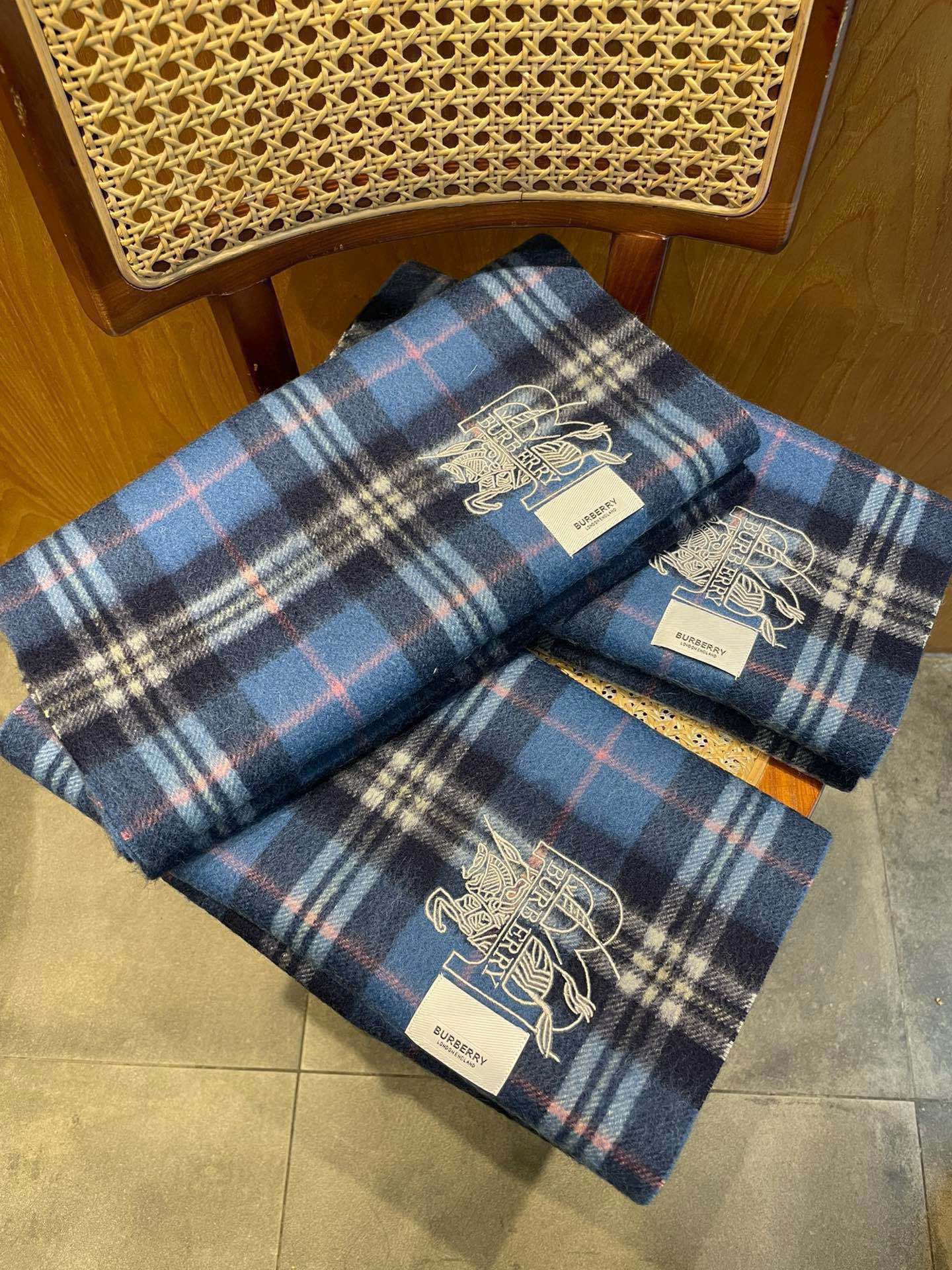 Streetwear Scarf Burberry 329086 size:180*35cm - vstockx