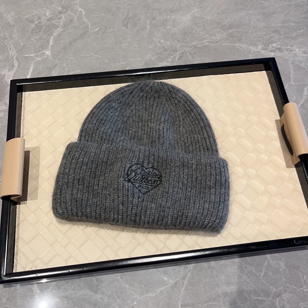 Streetwear Hat LV 329200 - vstockx