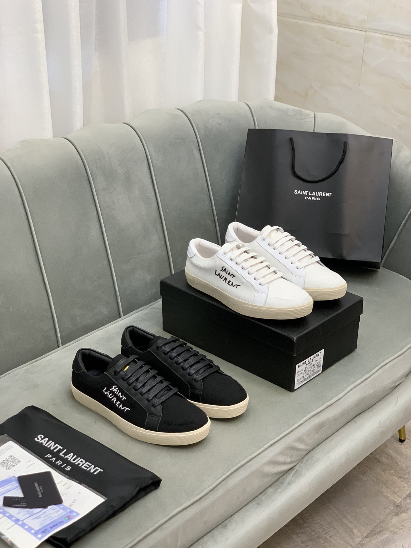 Saint Laurent Court Classic SL/06 sneaker 1 - vstockx