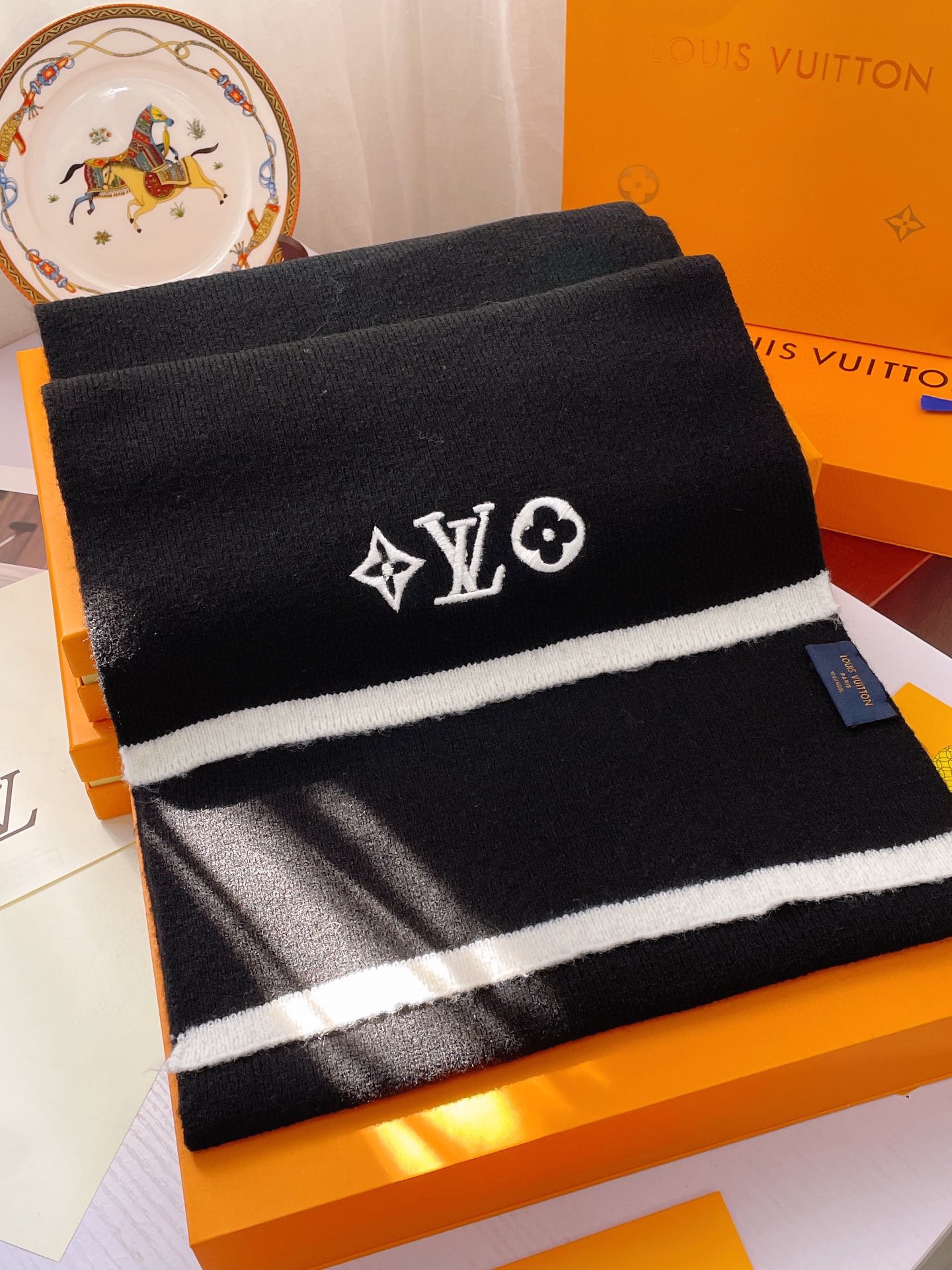 Streetwear Scarf LV 328863 SIZE:35*200cm - vstockx