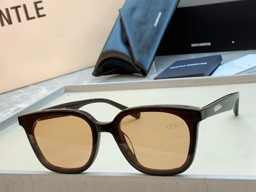 Sunglasses GENTLE MONSTER Lilit 01��BR��size:68��17-149 - vstockx