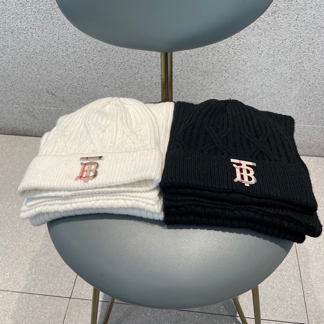 Hat & Scarf Burberry 1 - vstockx