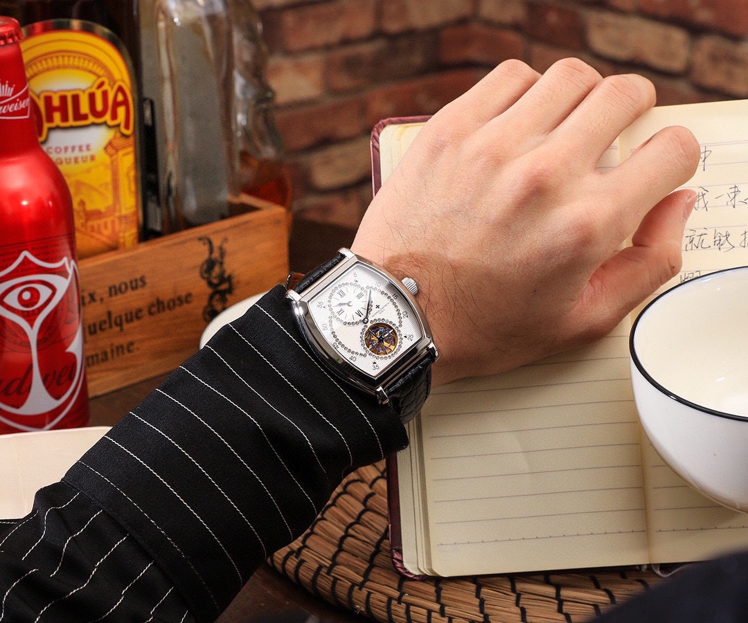 Watches Hublot 30080/000P-9357 size:39*12 mm - vstockx