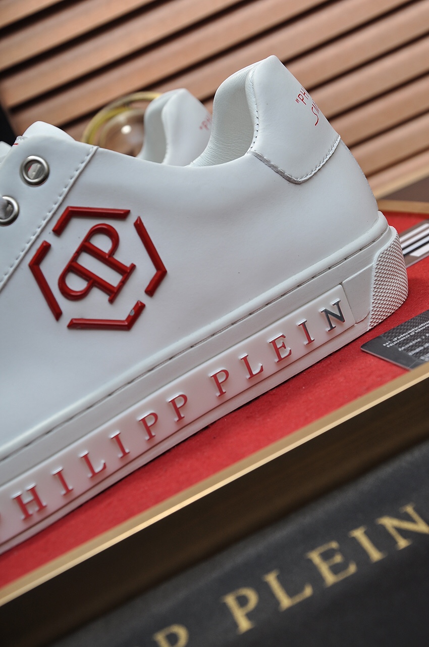 Philipp Plein Low Top Sneakers 3 - vstockx