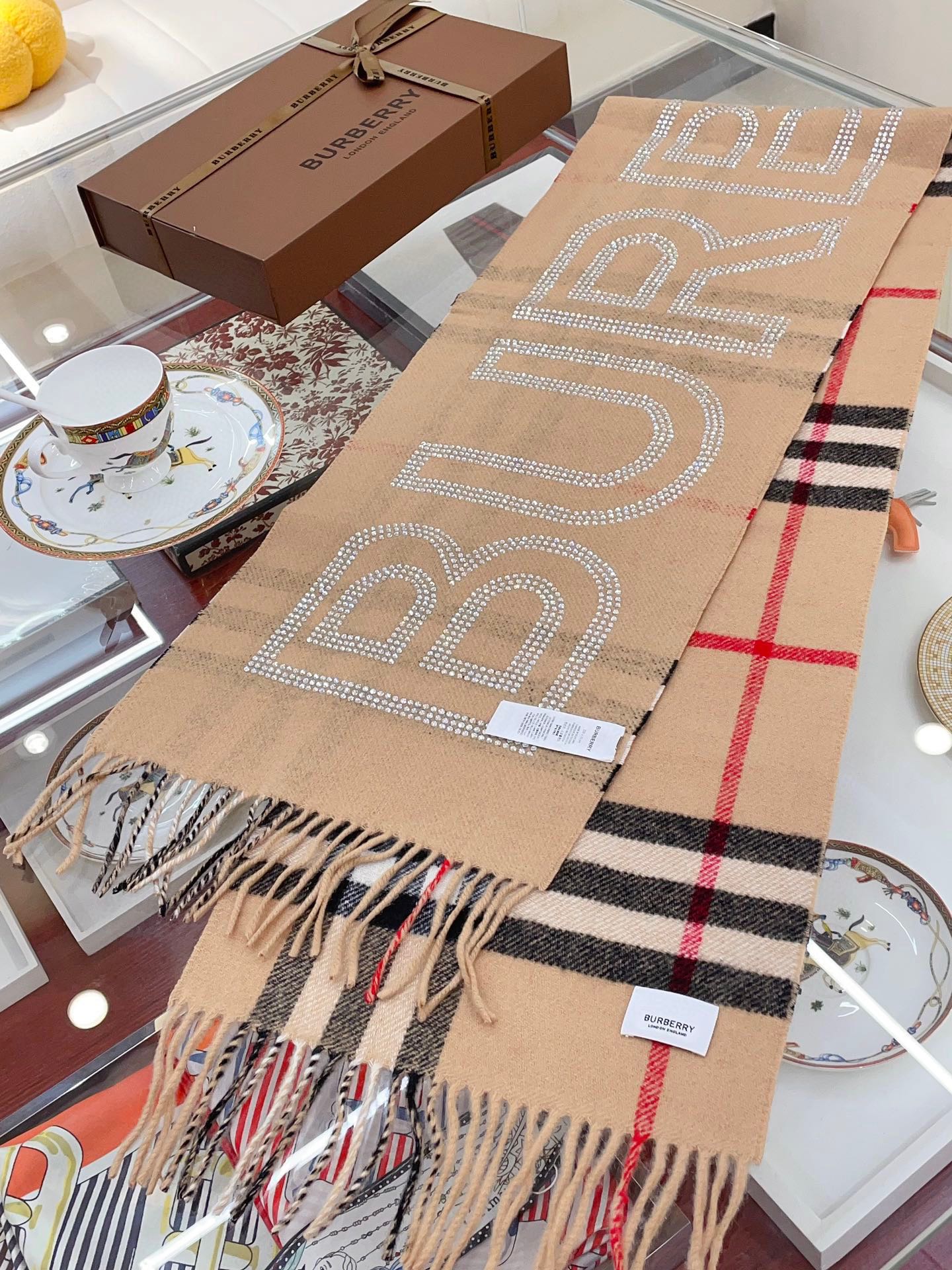 Streetwear Scarf Burberry 328861 SIZE:30*200cm - vstockx