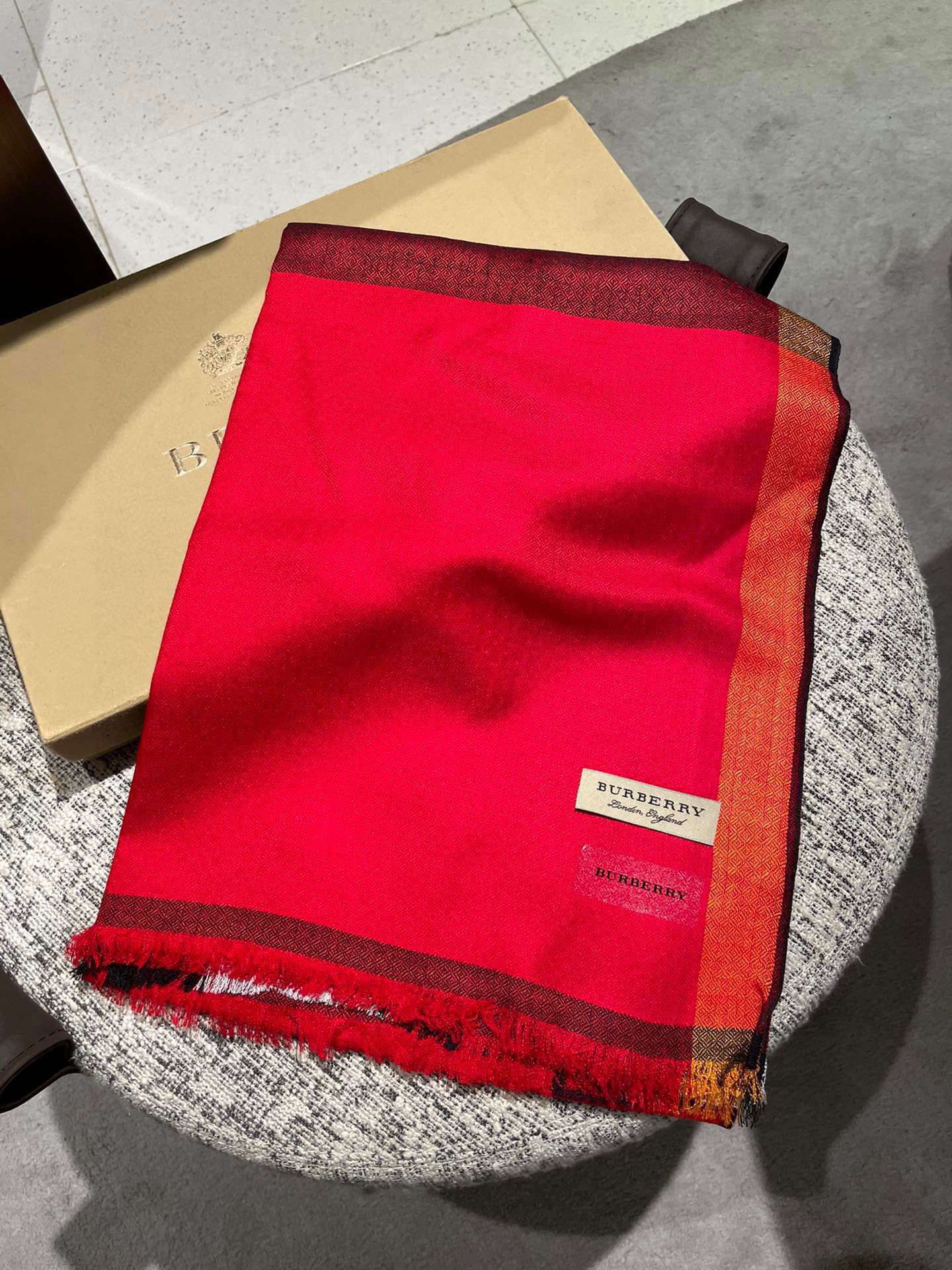 Streetwear Scarf BURBERRY 328947 SIZE:70*200cm - vstockx