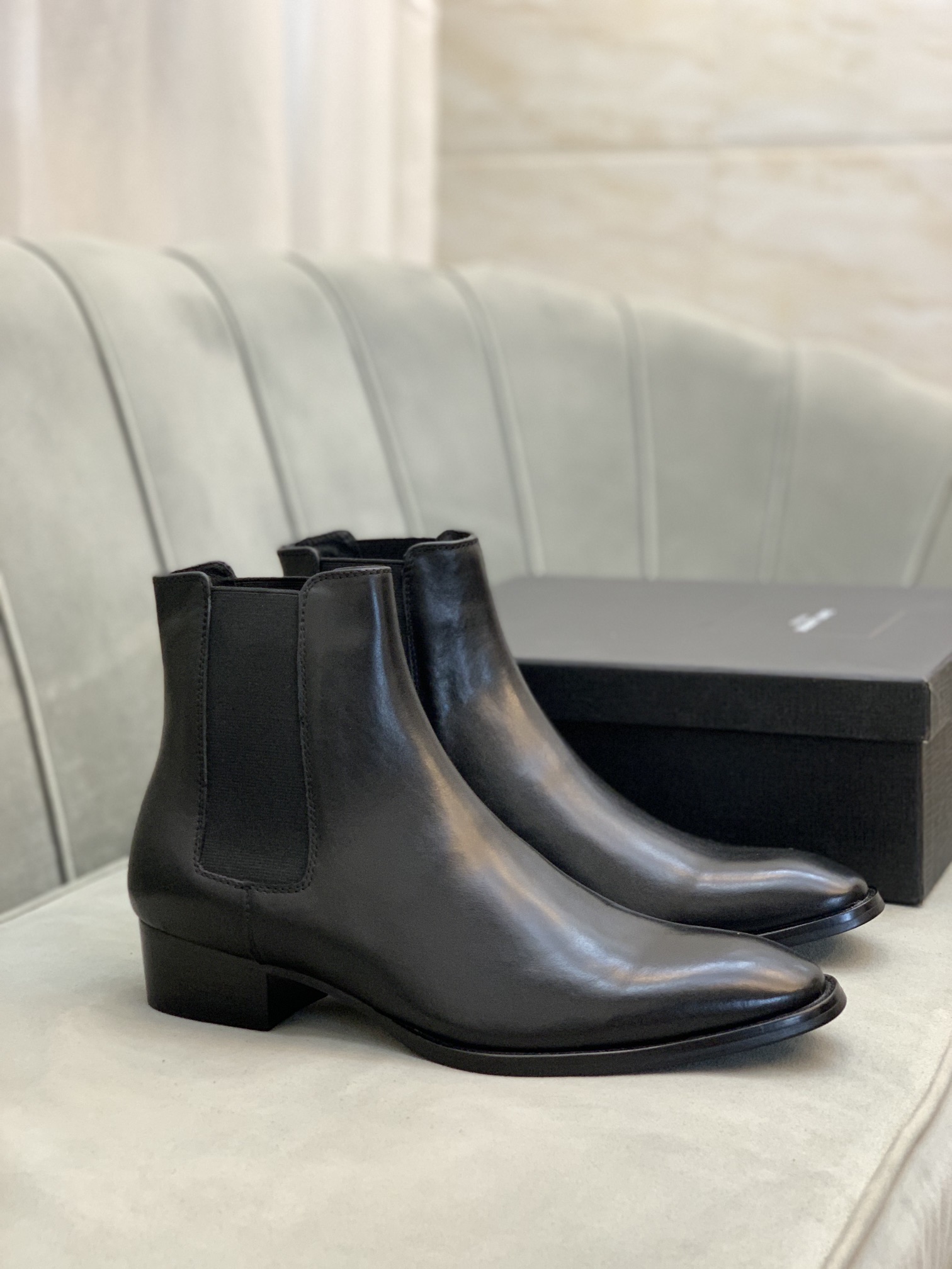 Saint Laurent Boots 8 - vstockx