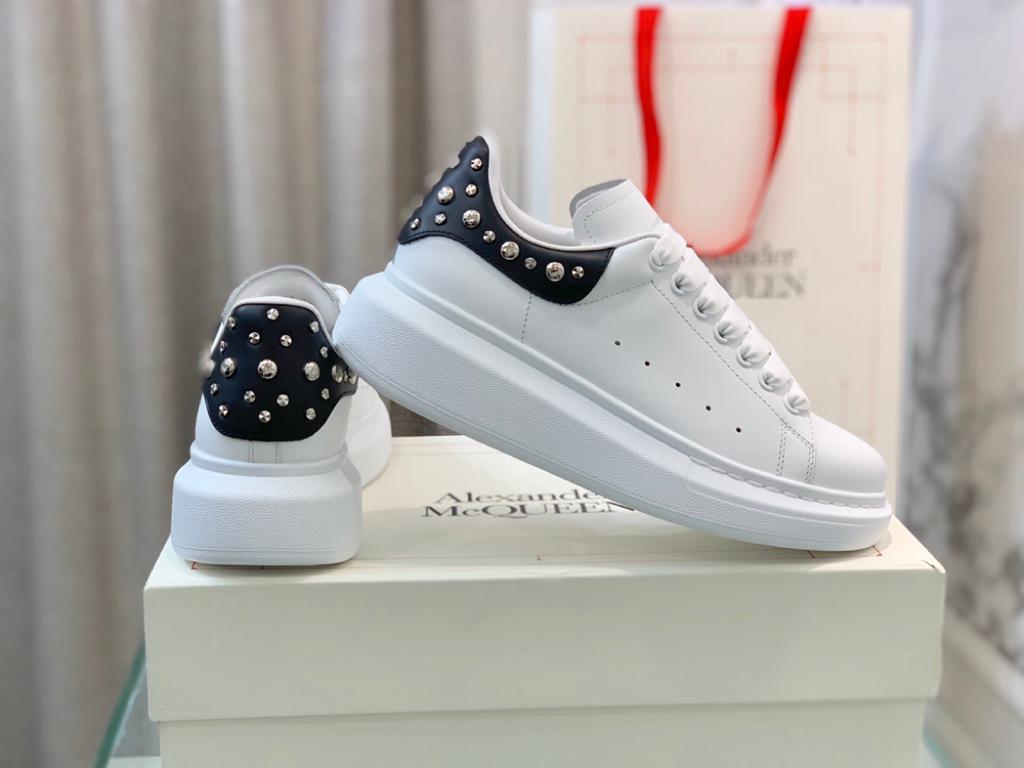 Alexander McQueen Oversized White Studd - vstockx