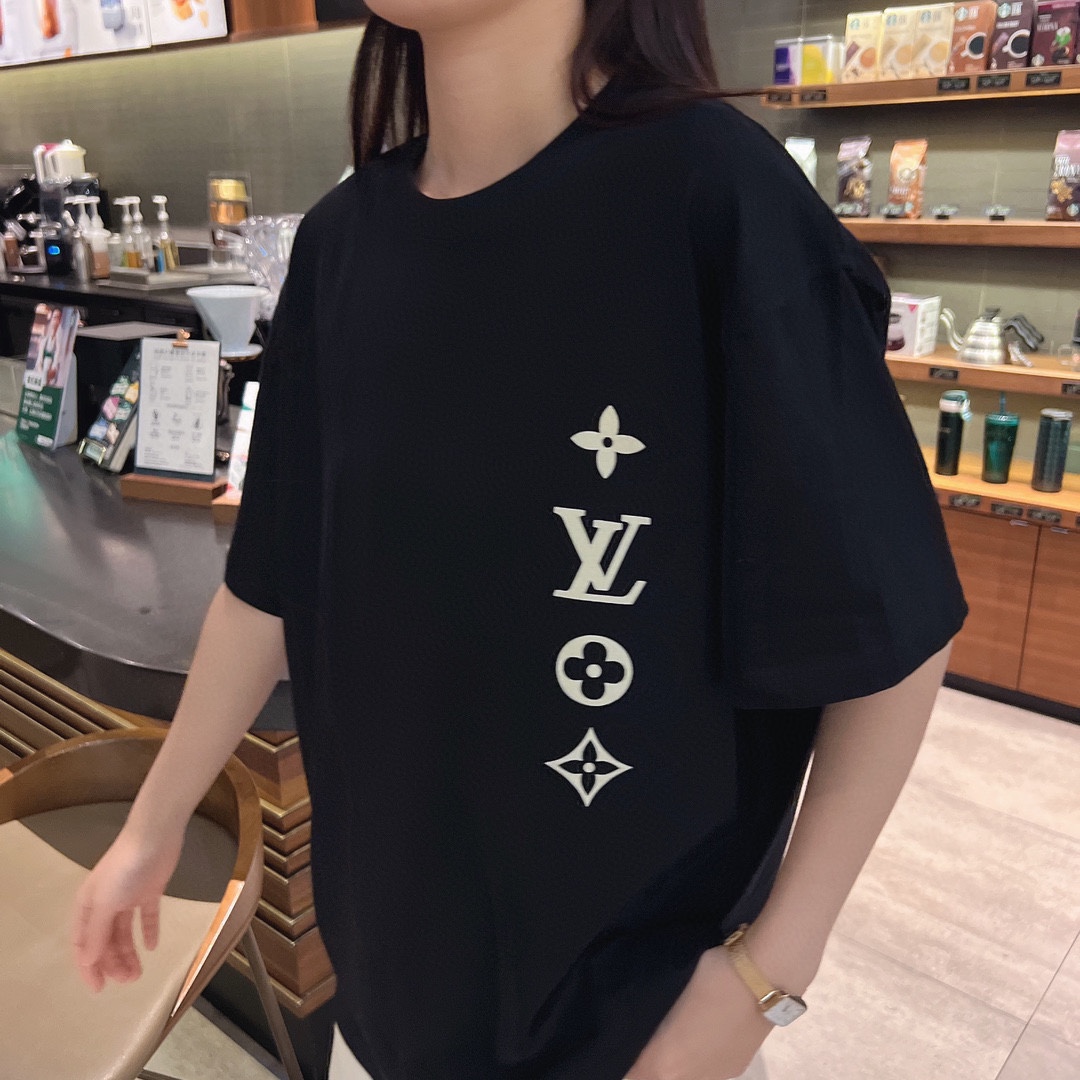 Clothes Louis Vuitton 441 - vstockx