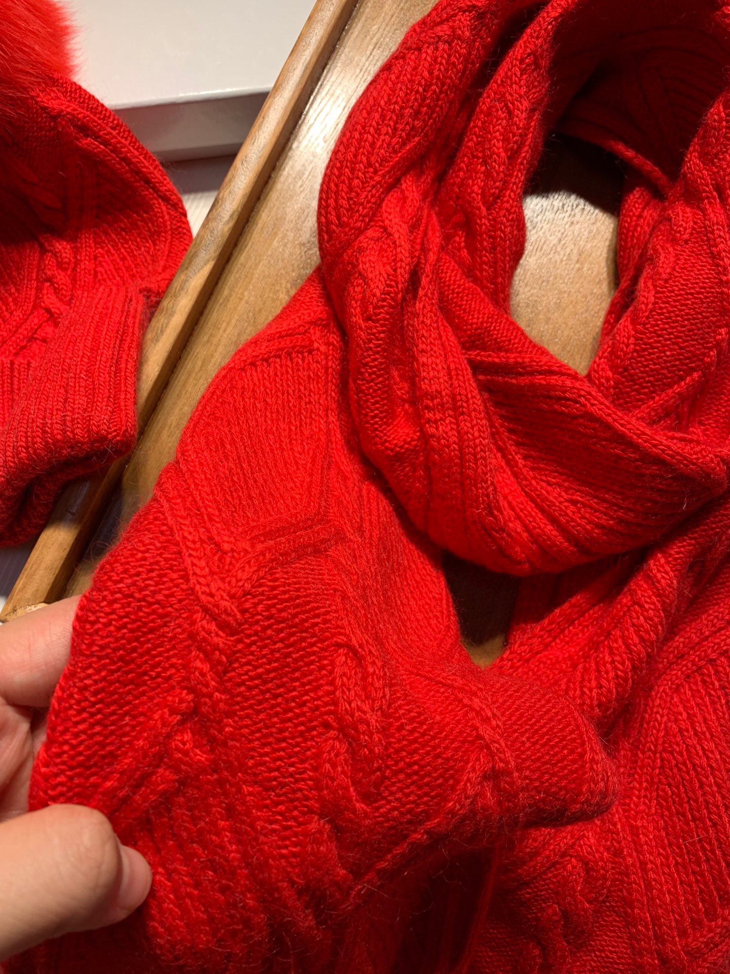 Hat & Scarf Moncler 2 - vstockx