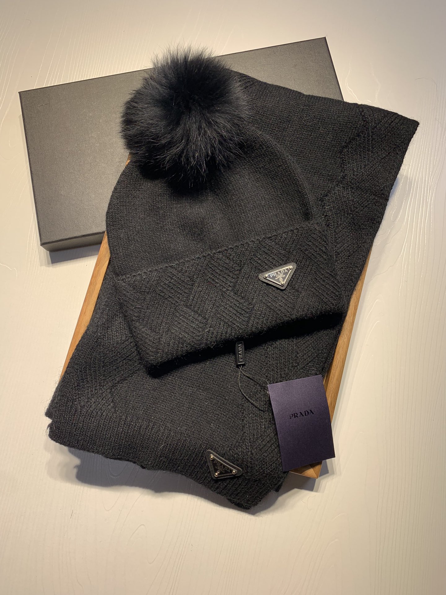 Hat & Scarf Prada 3 - vstockx