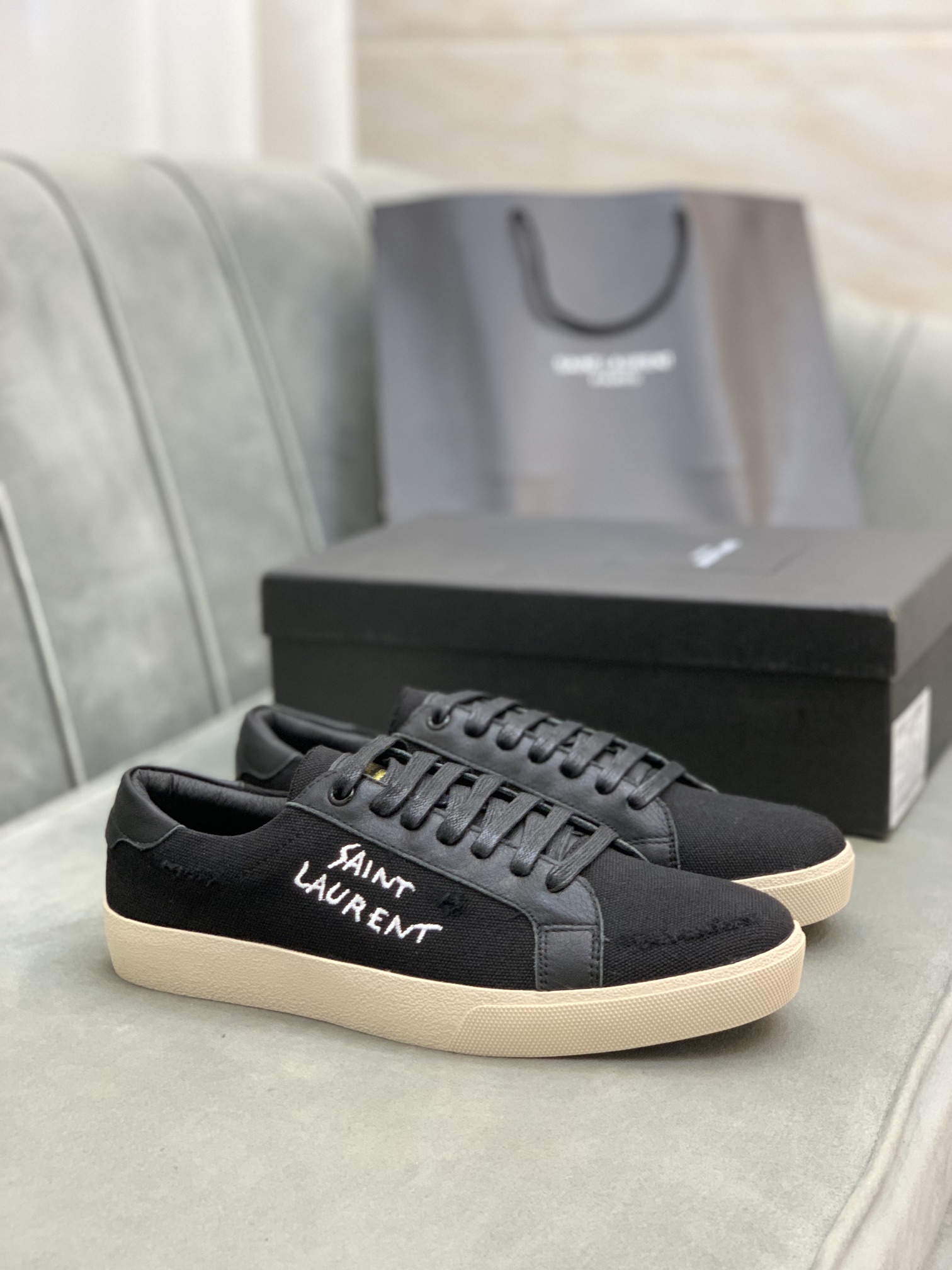 Saint Laurent Court Classic SL/06 sneaker 2 - vstockx