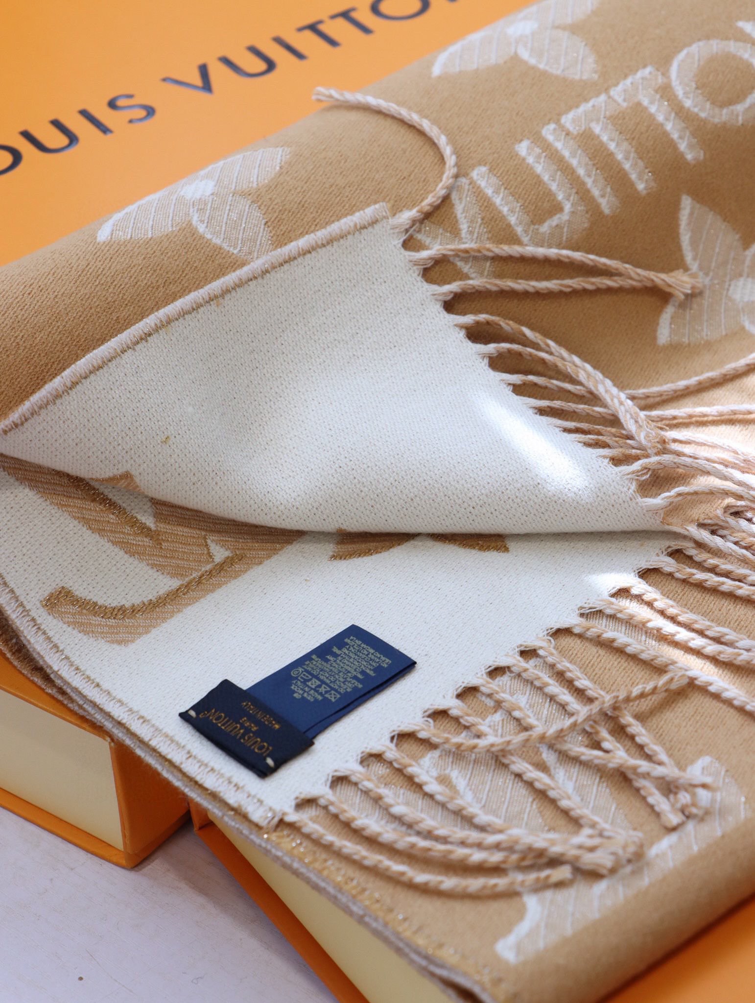 Streetwear Scarf LV 328726 SIZE:32*180cm - vstockx