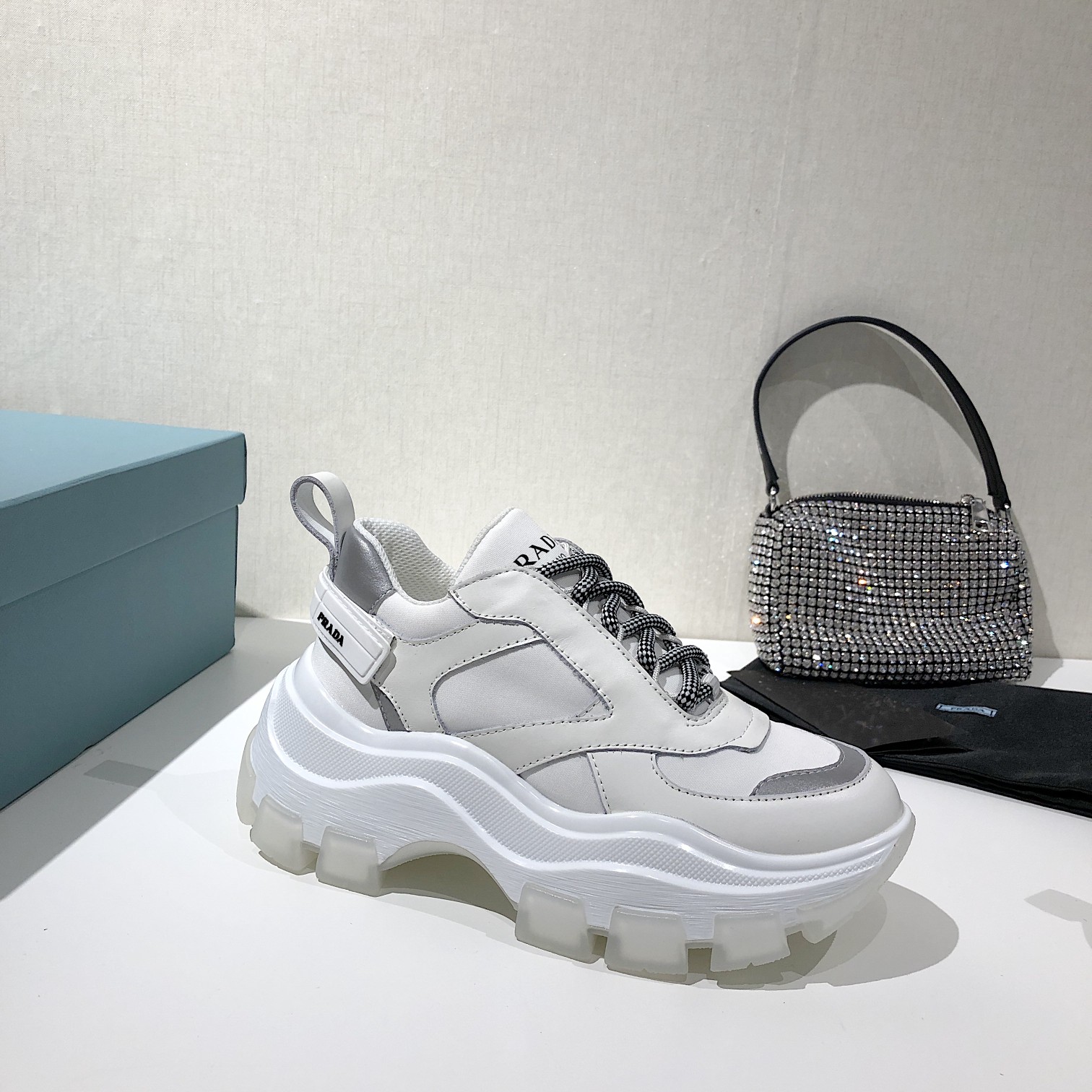 Prada Low Top sneaker 51 - vstockx
