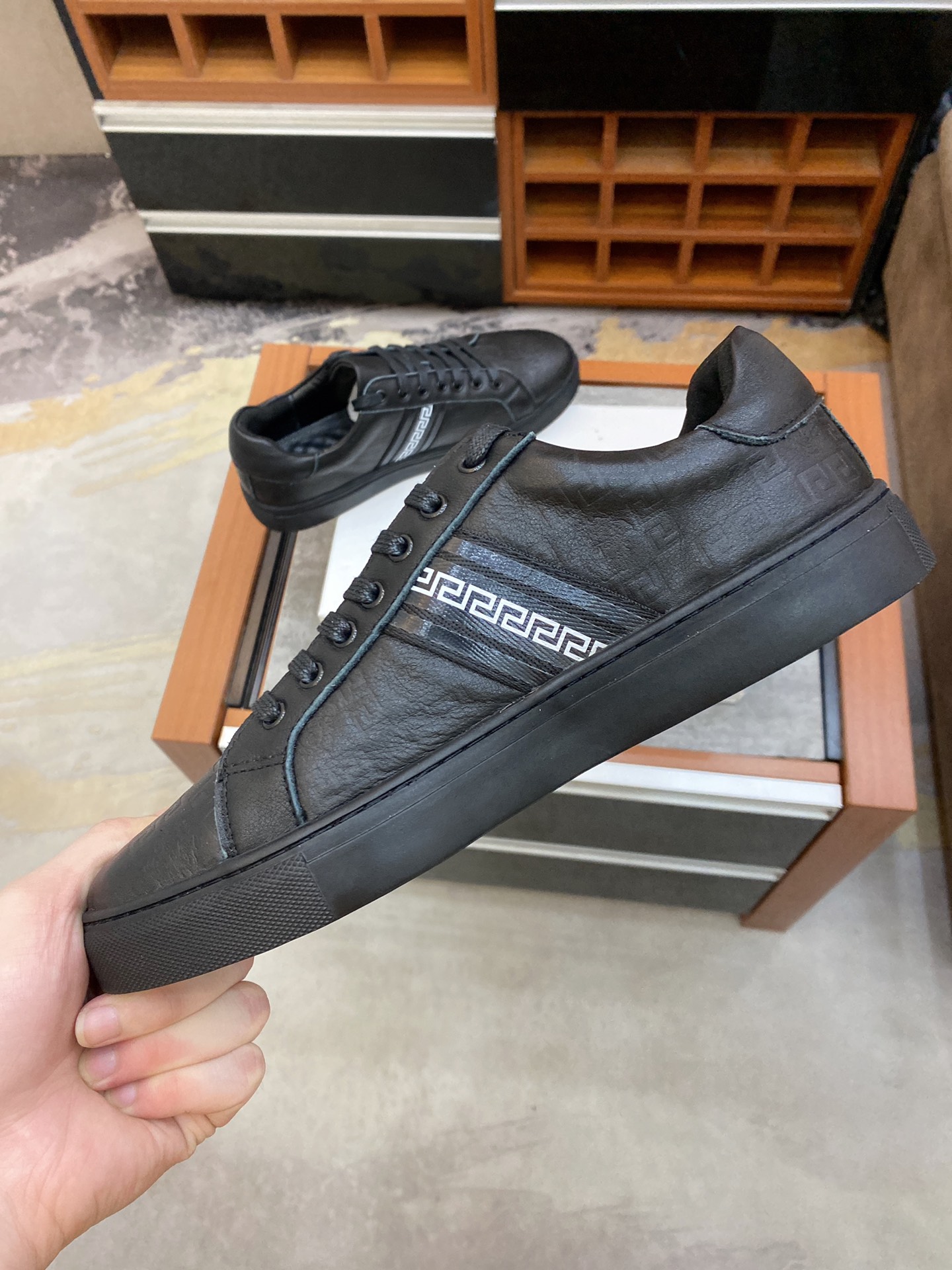 Versace Greca Sneaker 4 - vstockx