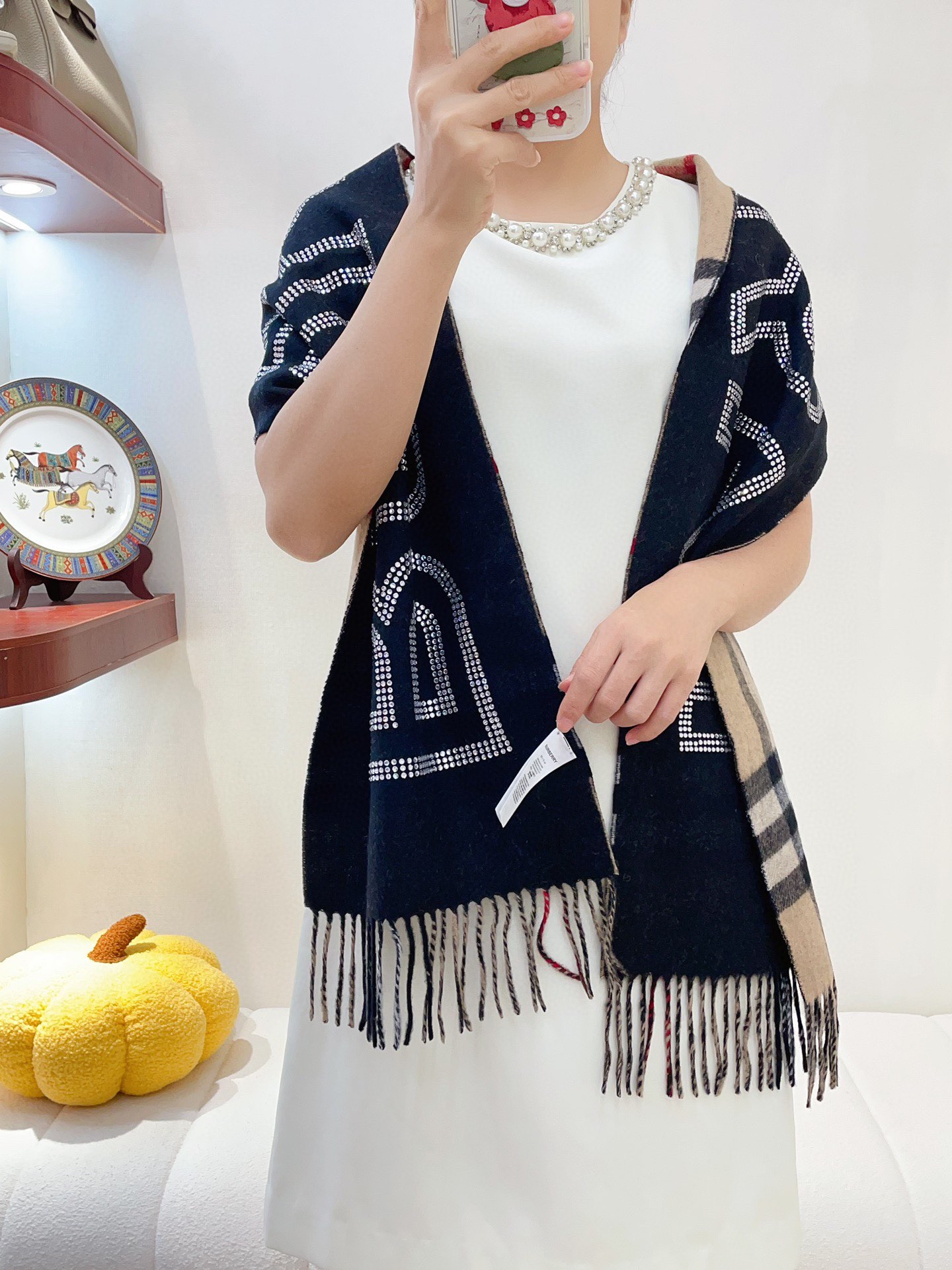 Streetwear Scarf Burberry 328860 SIZE:30*200cm - vstockx