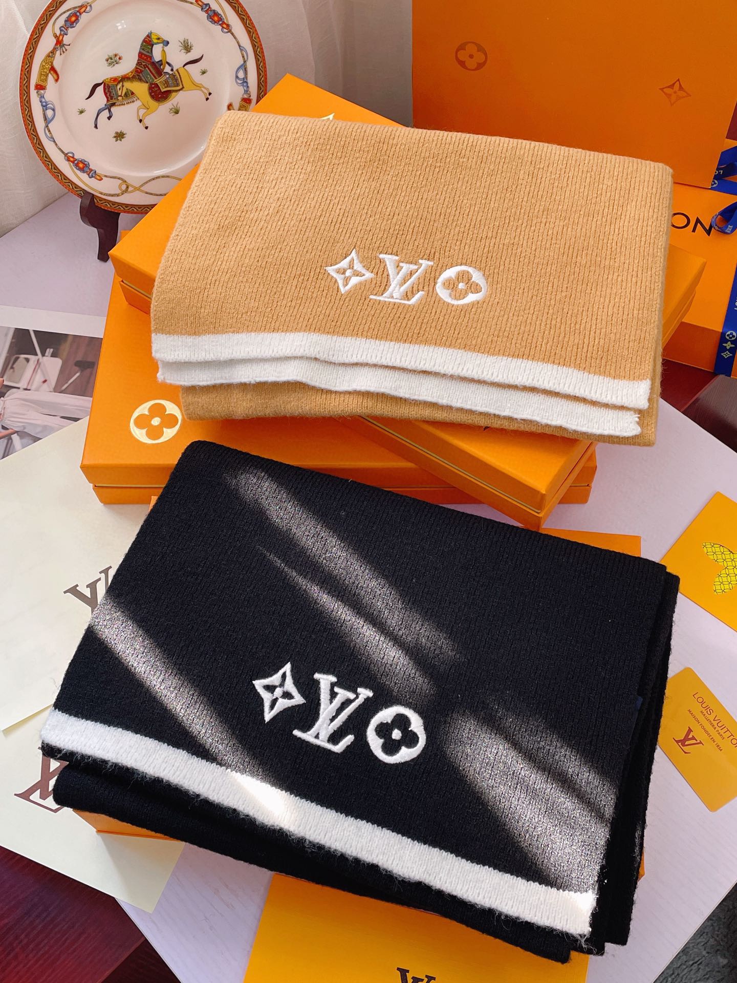 Streetwear Scarf LV 328863 SIZE:35*200cm - vstockx