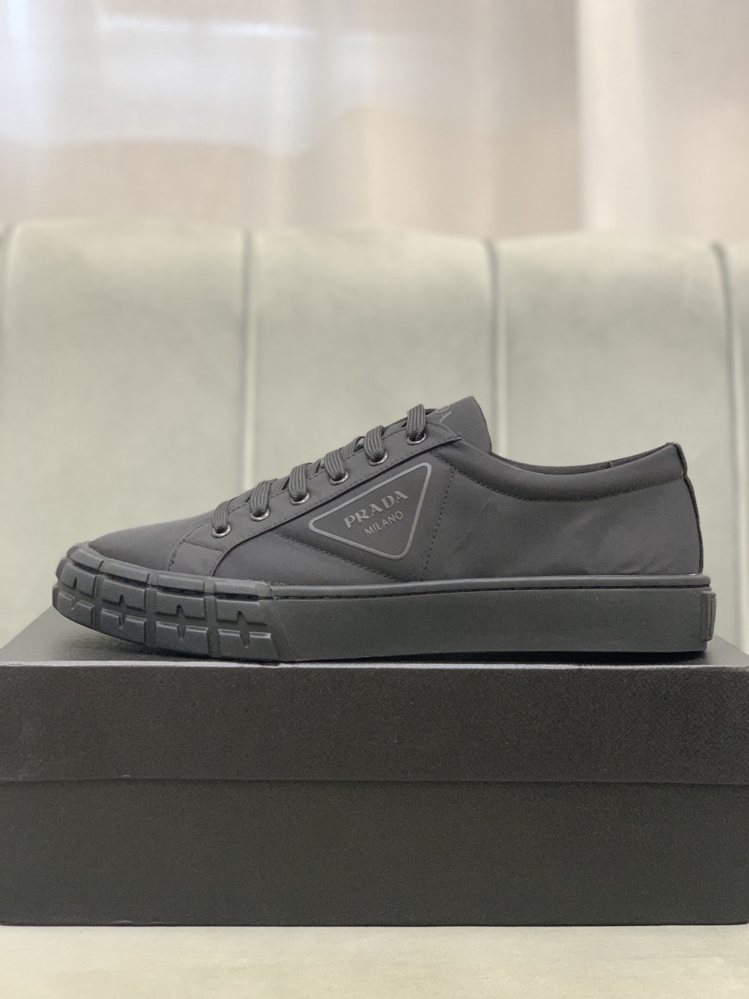 Prada Wheel Cassetta sneaker 6 - vstockx