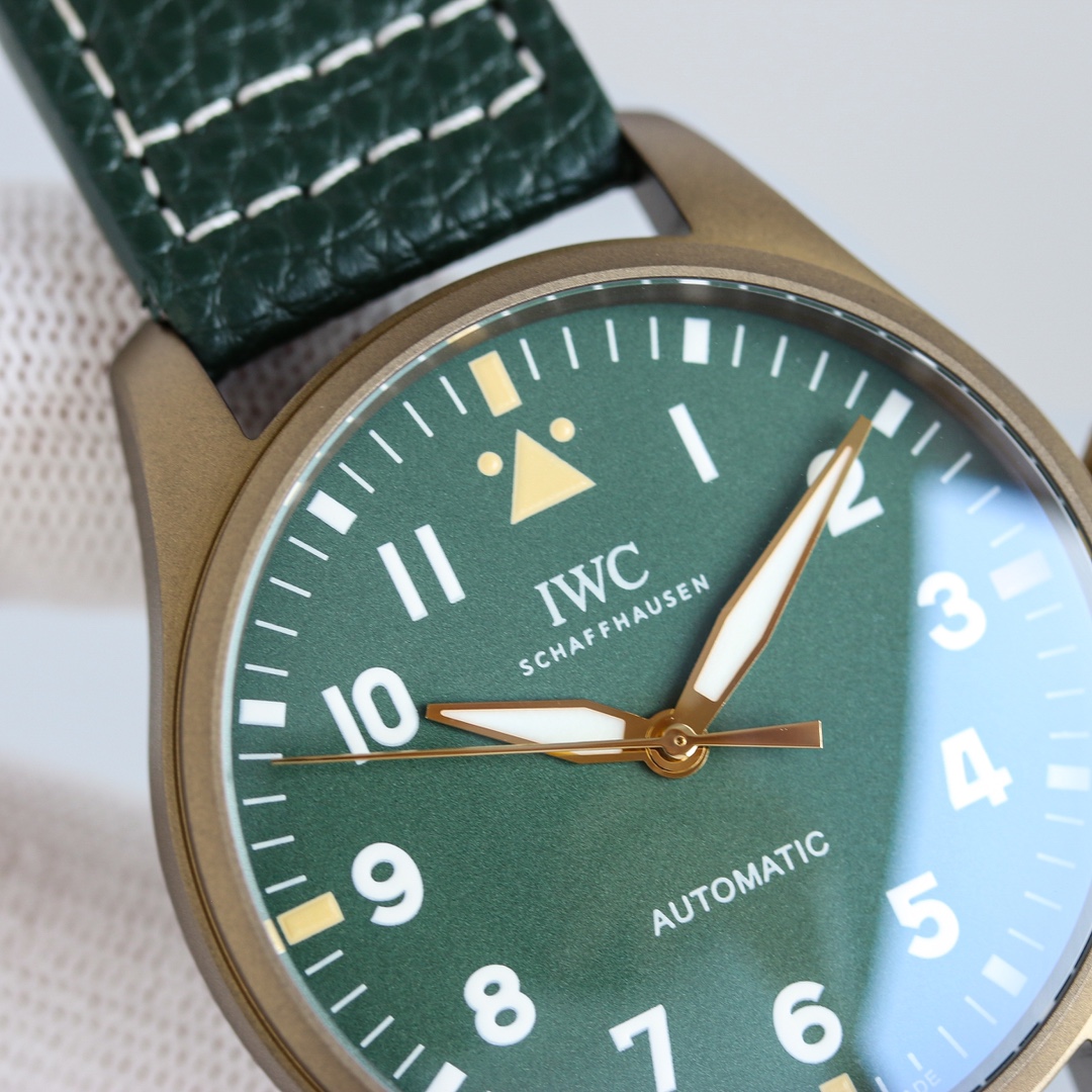 Watches IWS 323060 size:43 mm - vstockx