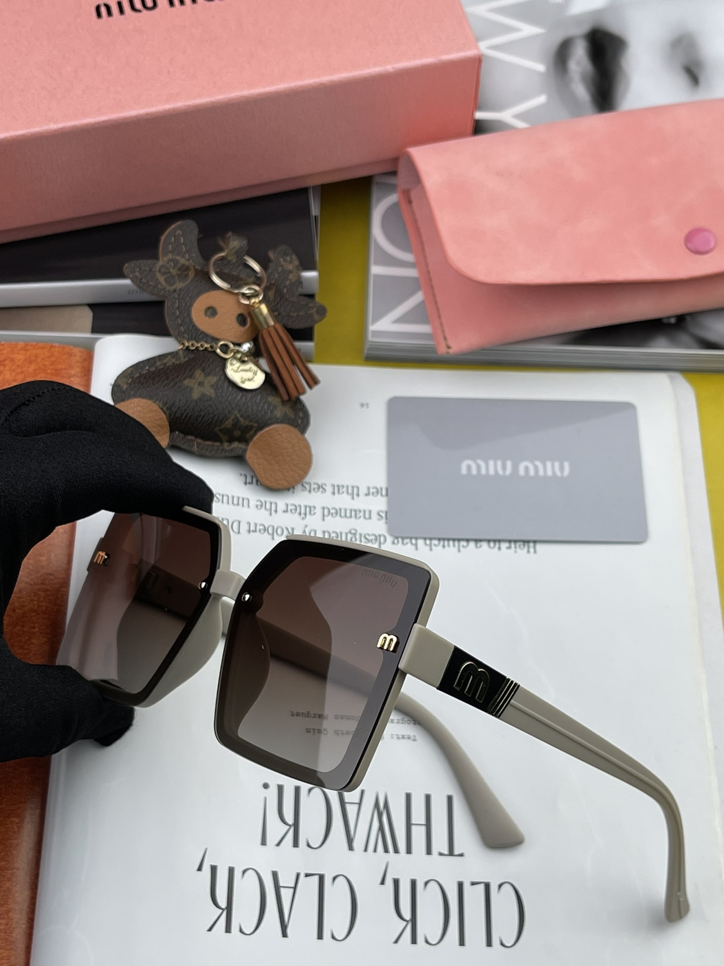 sunglasses Miu Miu MM1405 - vstockx