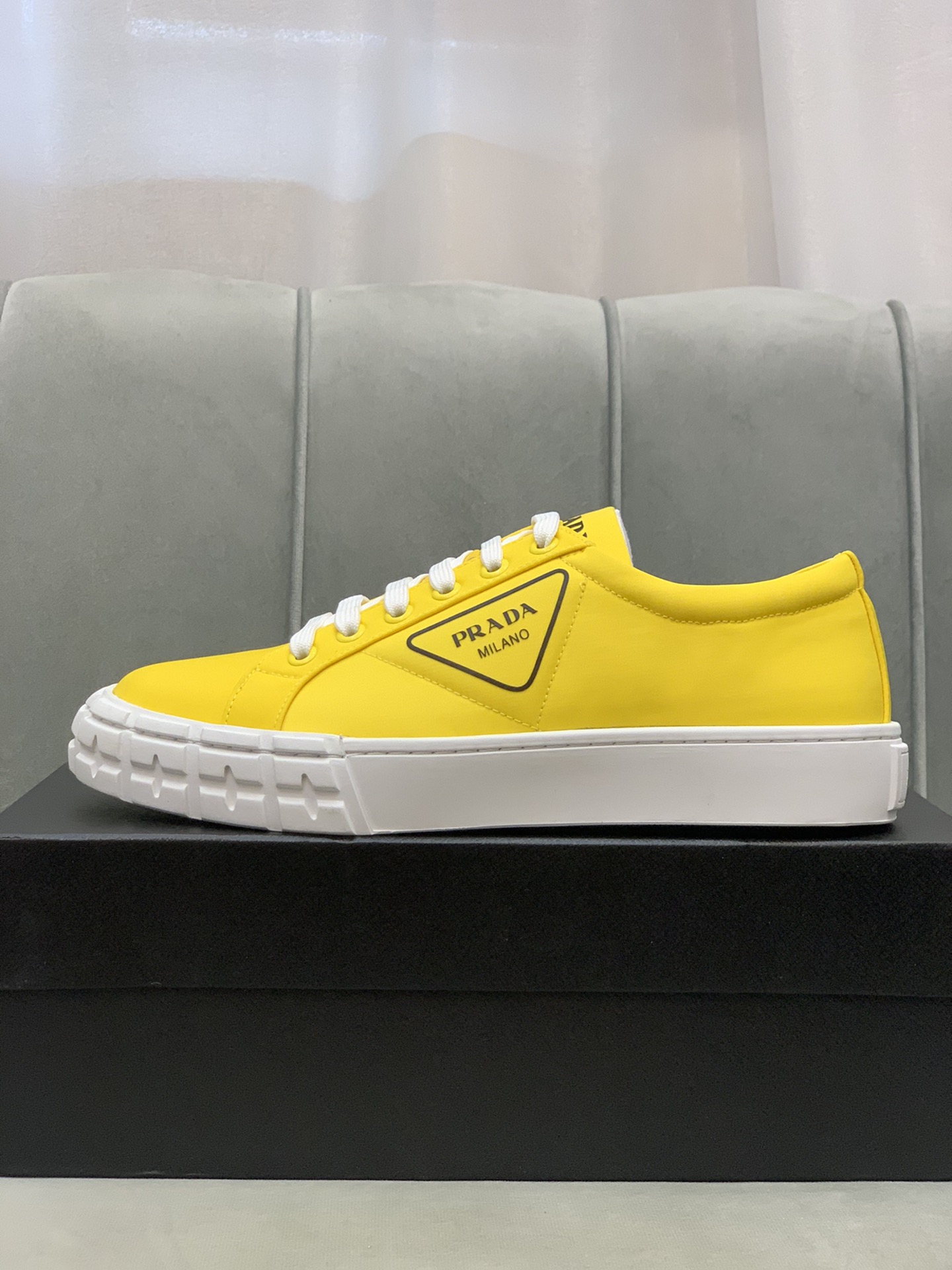 Prada Wheel Cassetta sneaker 5 - vstockx