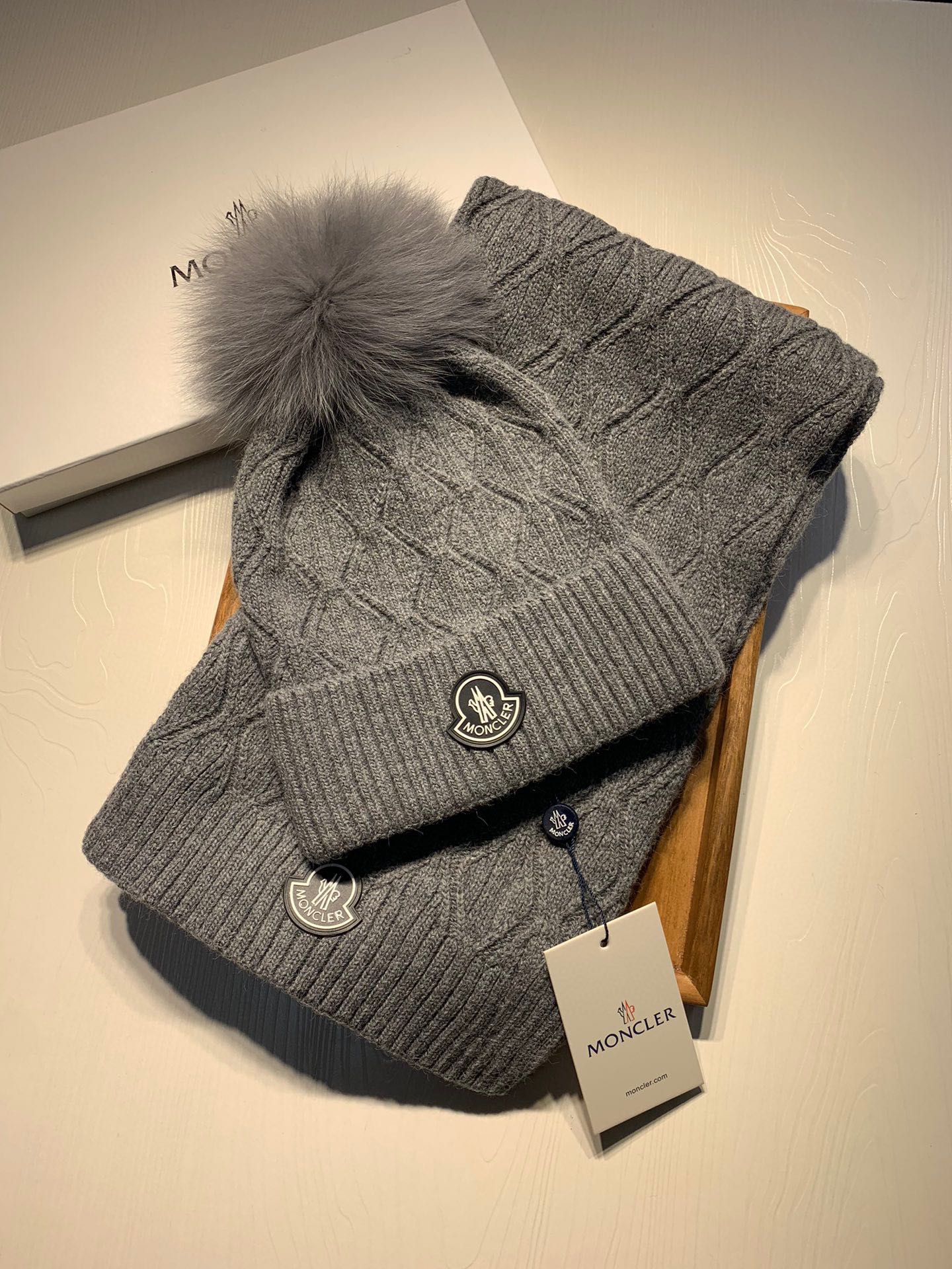 Hat & Scarf Moncler 1 - vstockx