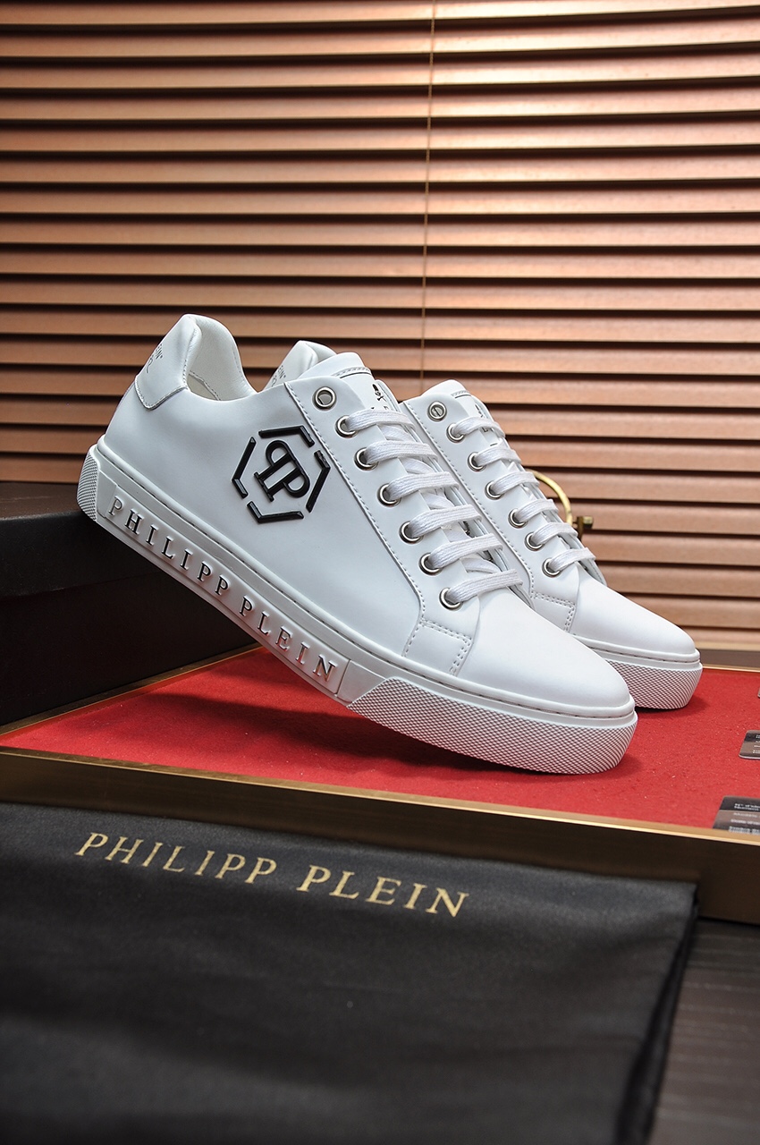 Philipp Plein Low Top Sneakers 4 - vstockx