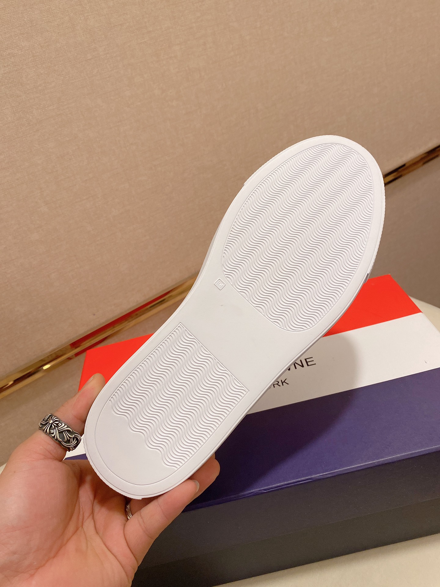 Thom Browne Low Top Sneaker 5 - vstockx