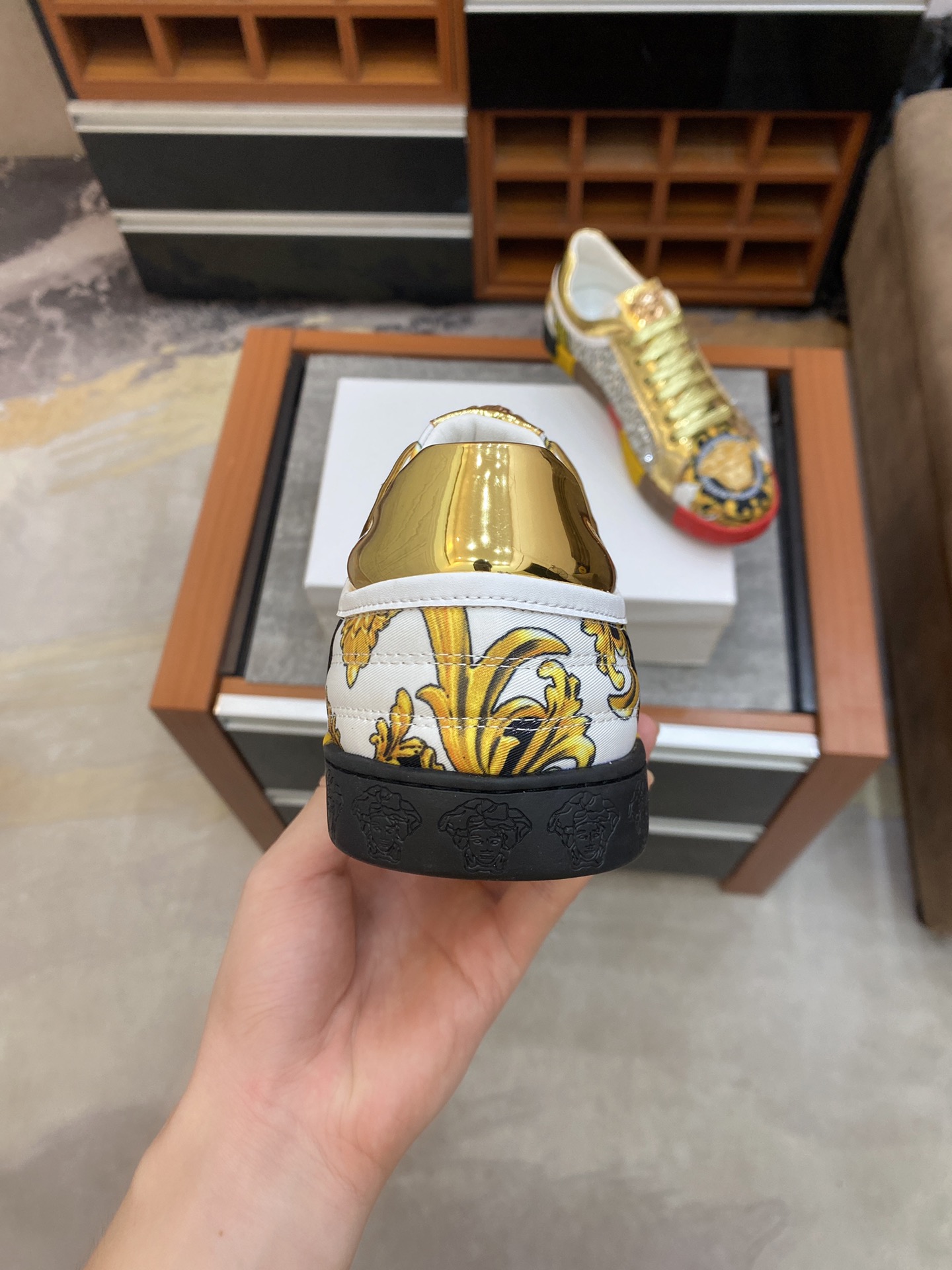 Versace Greca Sneaker 9 - vstockx