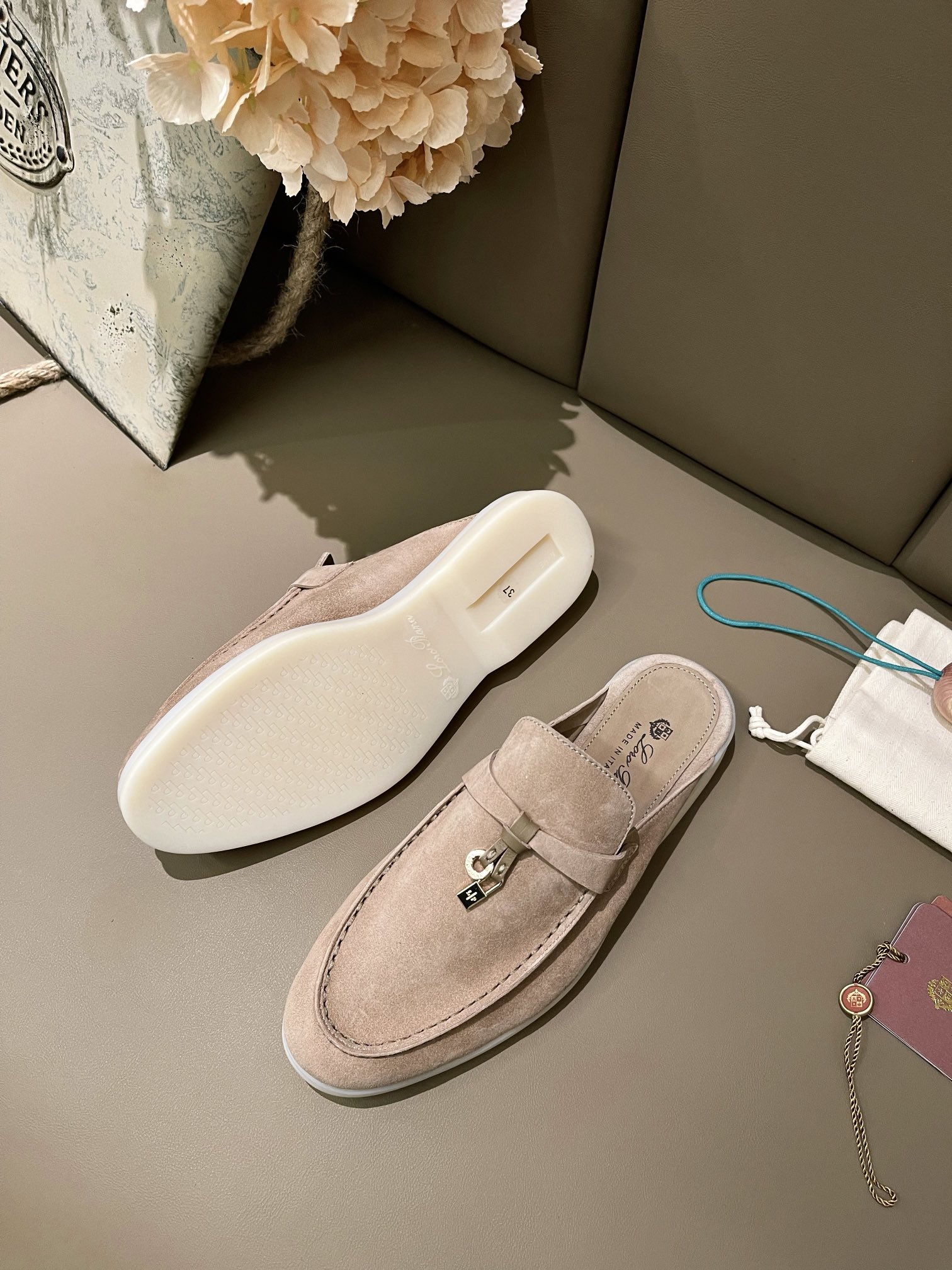 Loro Piana shoes 250 - vstockx