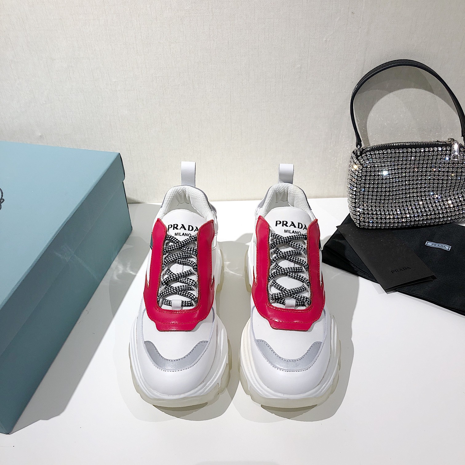 Prada Low Top sneaker 49 - vstockx